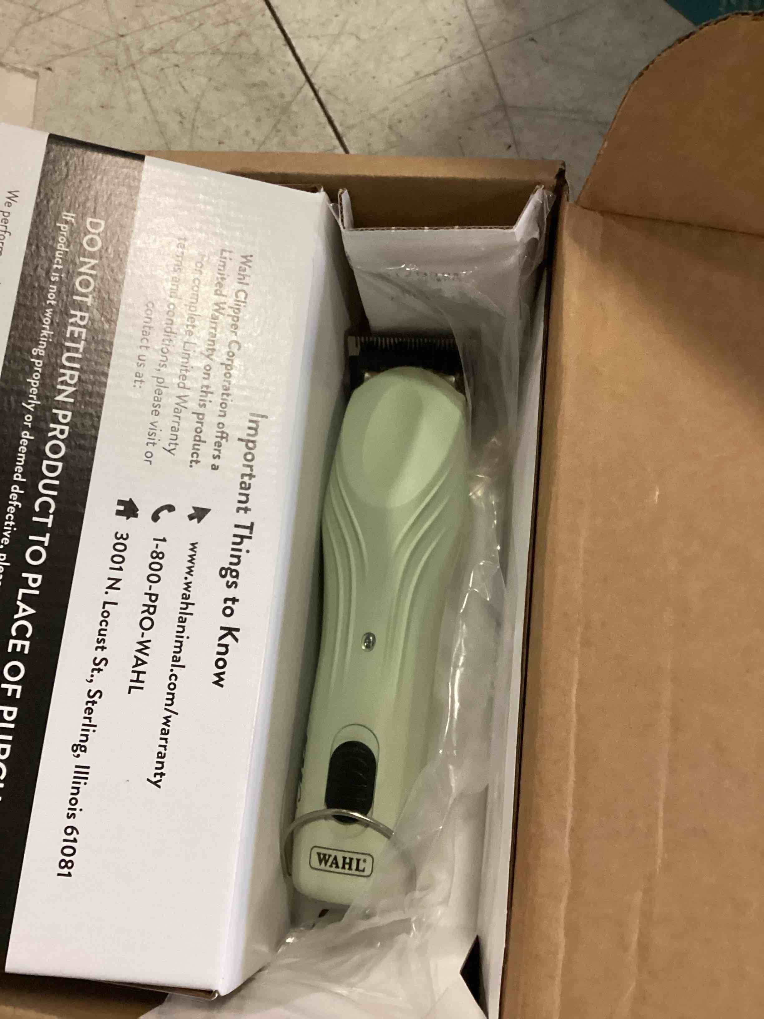 https://s3.amazonaws.com/lotting-images-prod/bidfta/PNK2319381_1745930229744.jpeg