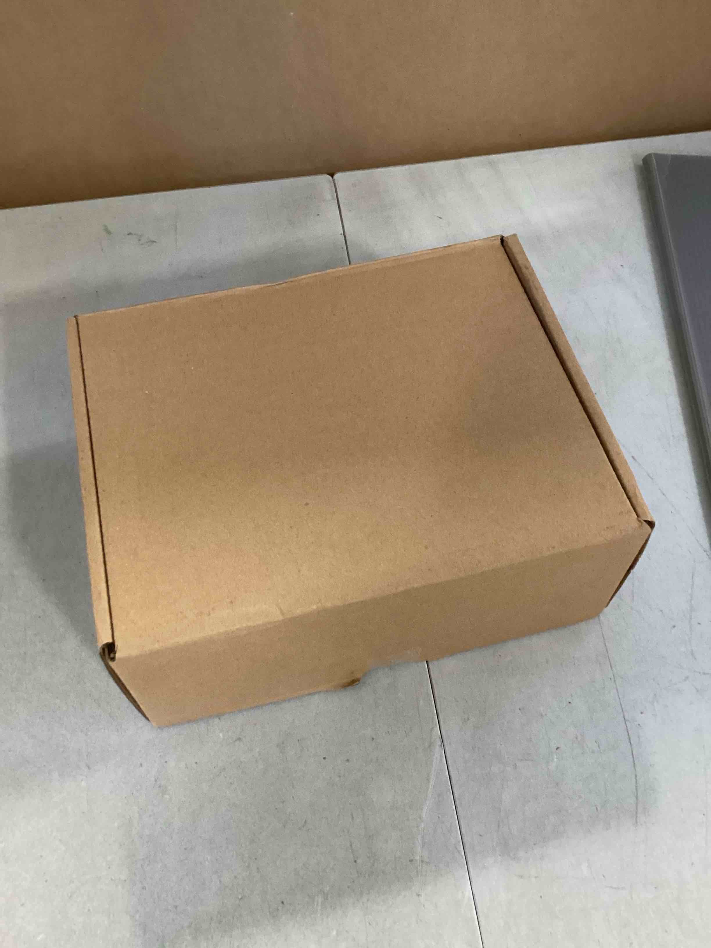 https://s3.amazonaws.com/lotting-images-prod/bidfta/PNK2322380_1745500309487.jpeg