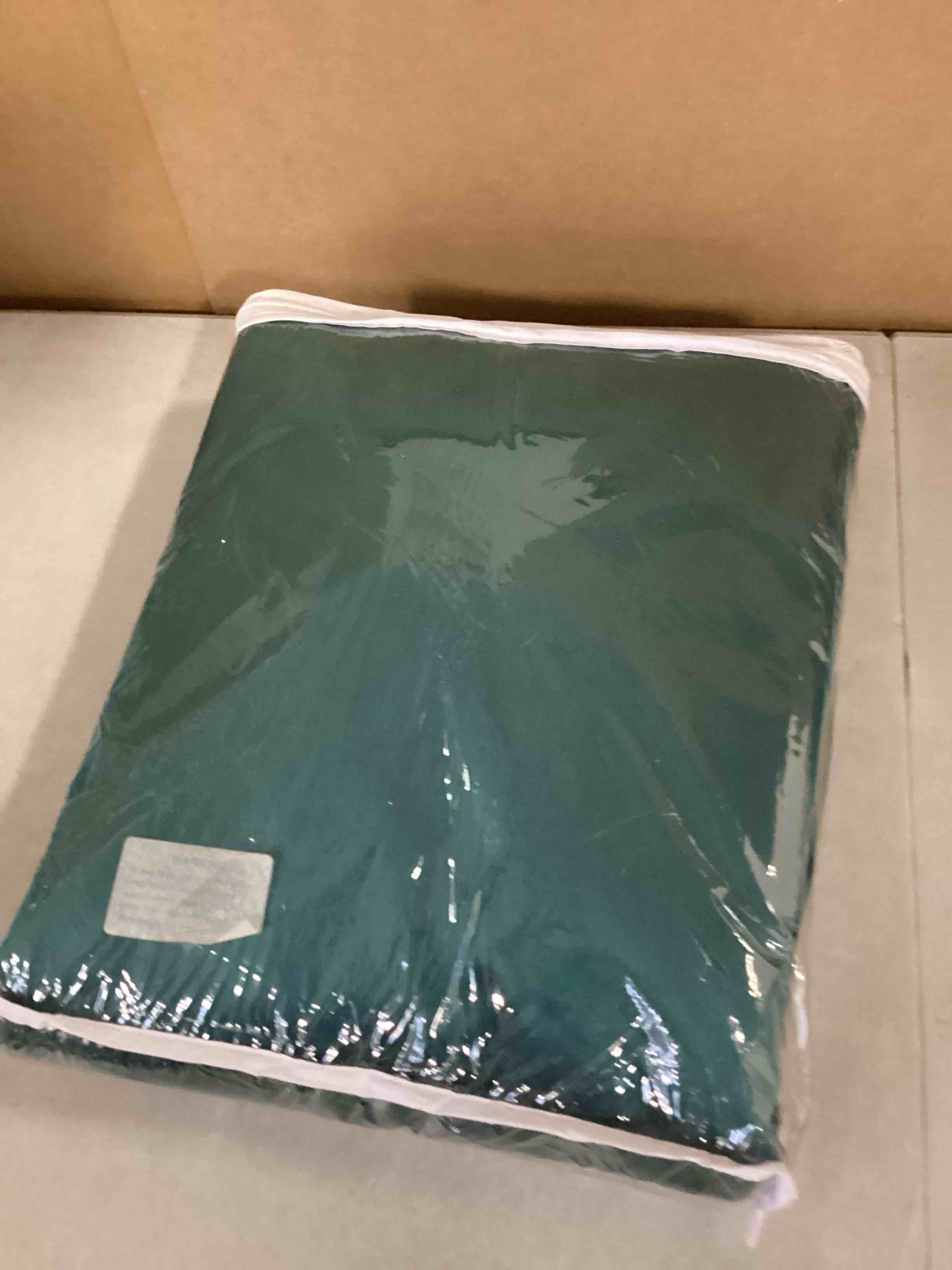 https://s3.amazonaws.com/lotting-images-prod/bidfta/PNK2322536_1745522852630.jpeg