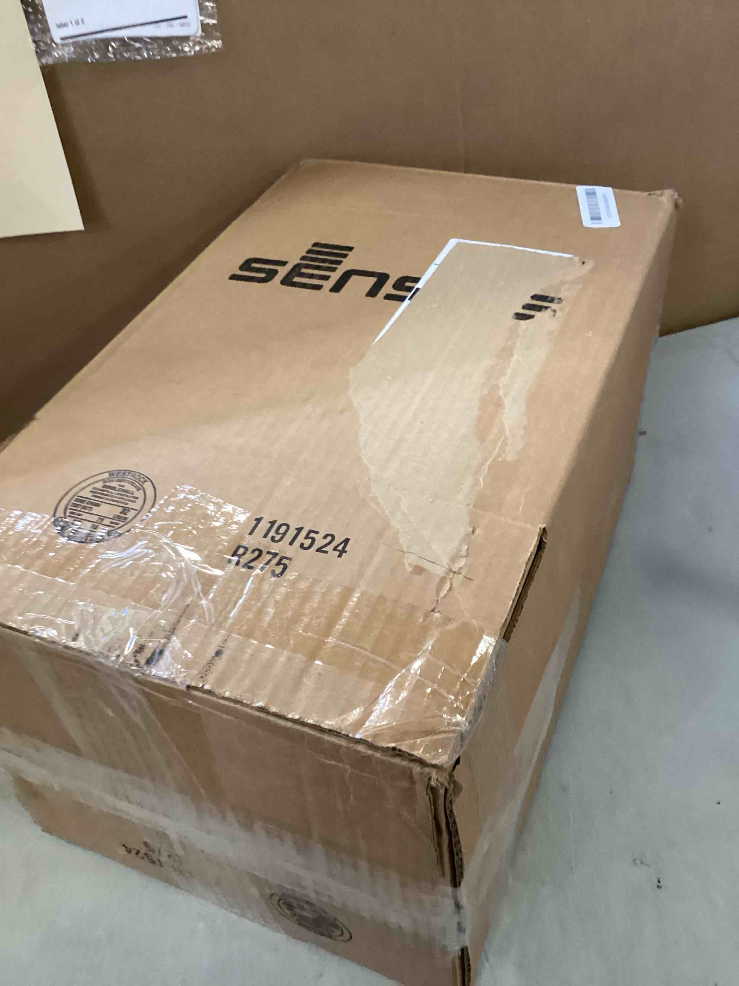 https://s3.amazonaws.com/lotting-images-prod/bidfta/PNK2322668_1745859753773.jpeg