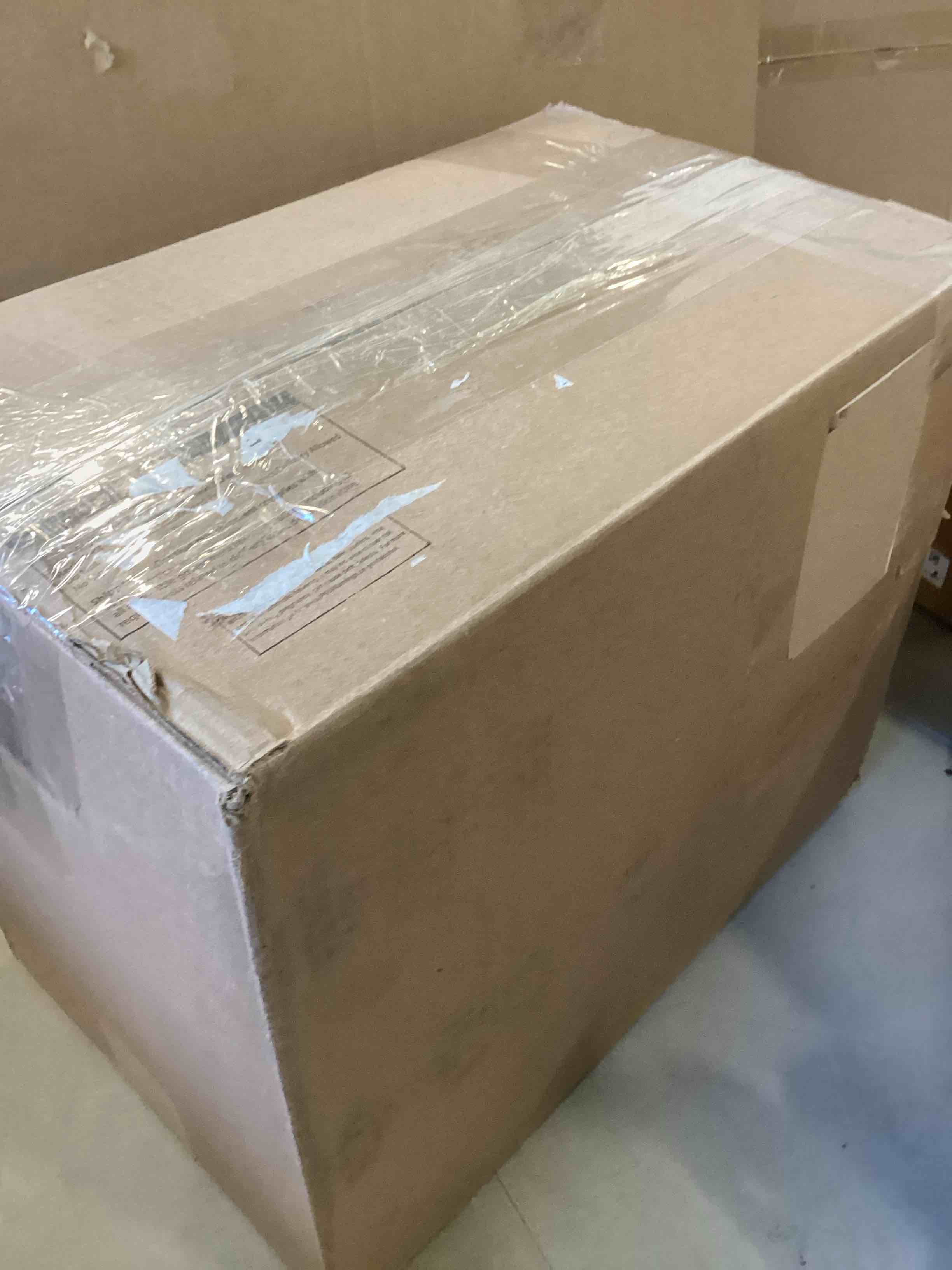 https://s3.amazonaws.com/lotting-images-prod/bidfta/PNK2322816_1746015599370.jpeg
