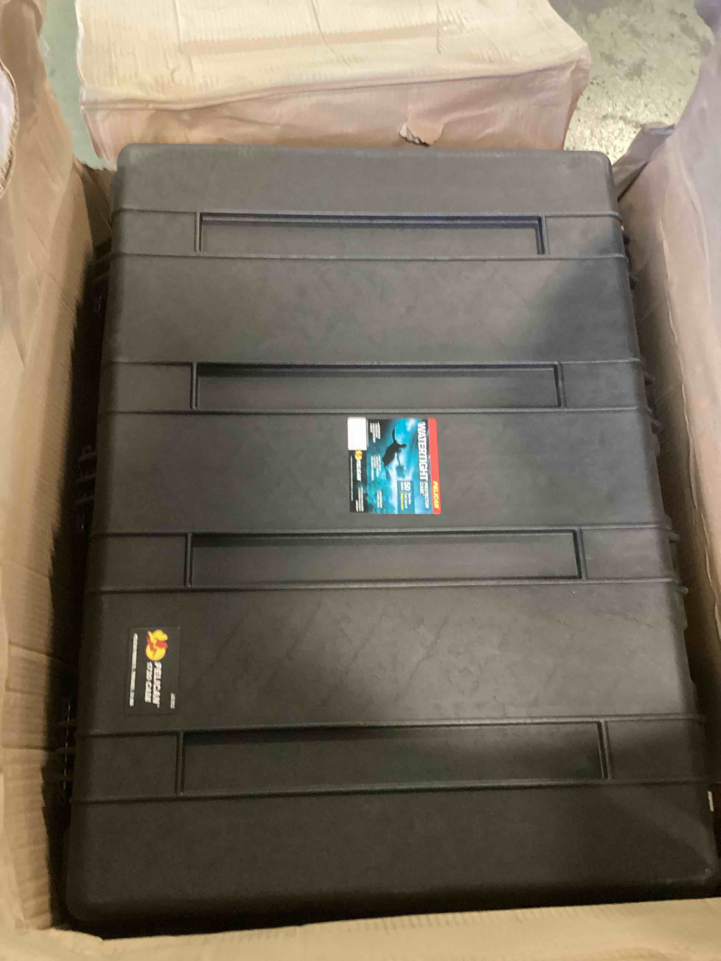 https://s3.amazonaws.com/lotting-images-prod/bidfta/PNK2323537_1744116195701.jpeg