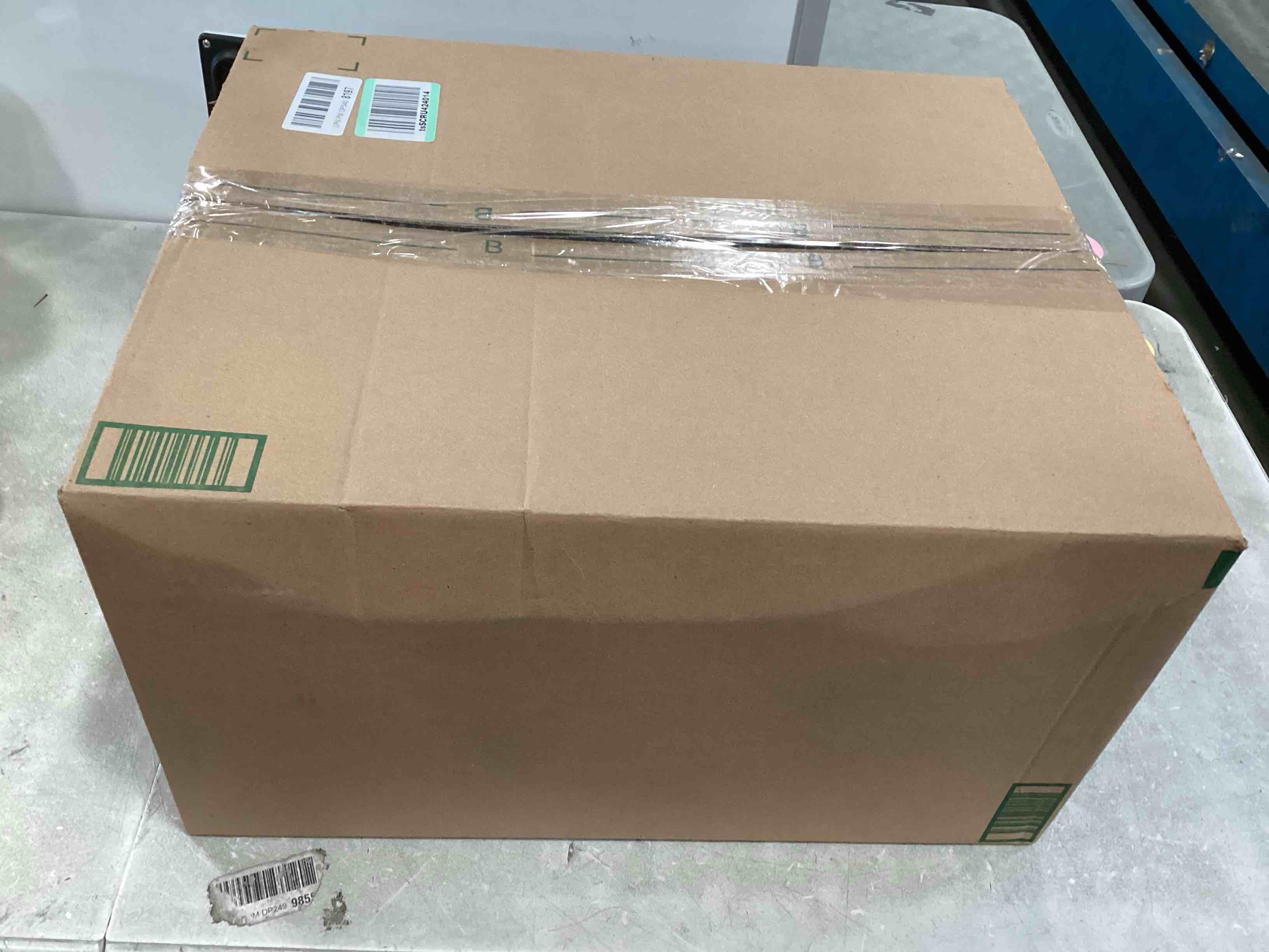 https://s3.amazonaws.com/lotting-images-prod/bidfta/PNK2324223_1745000423020.jpeg