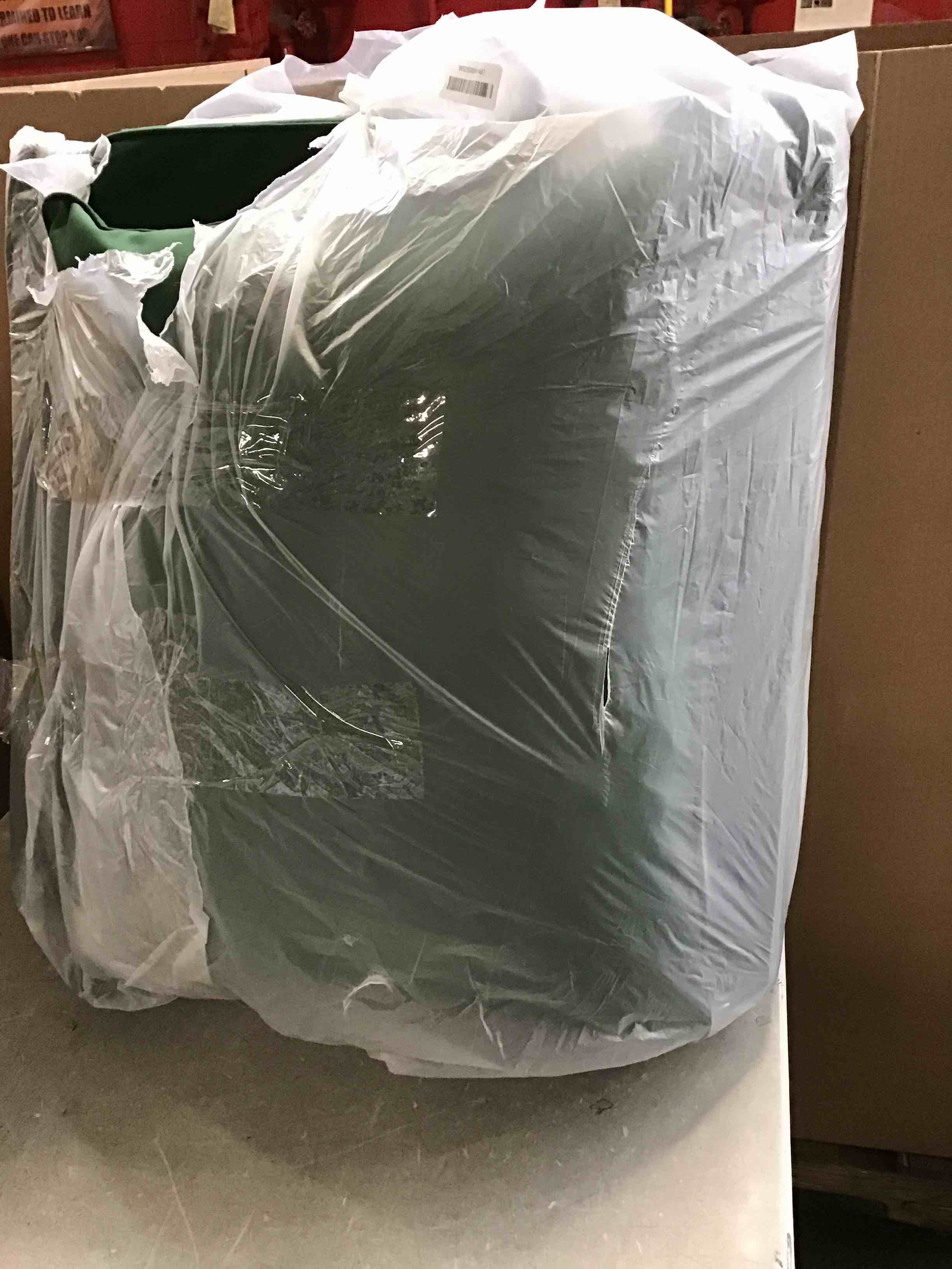 https://s3.amazonaws.com/lotting-images-prod/bidfta/PNK2325003_1746551074711.jpeg