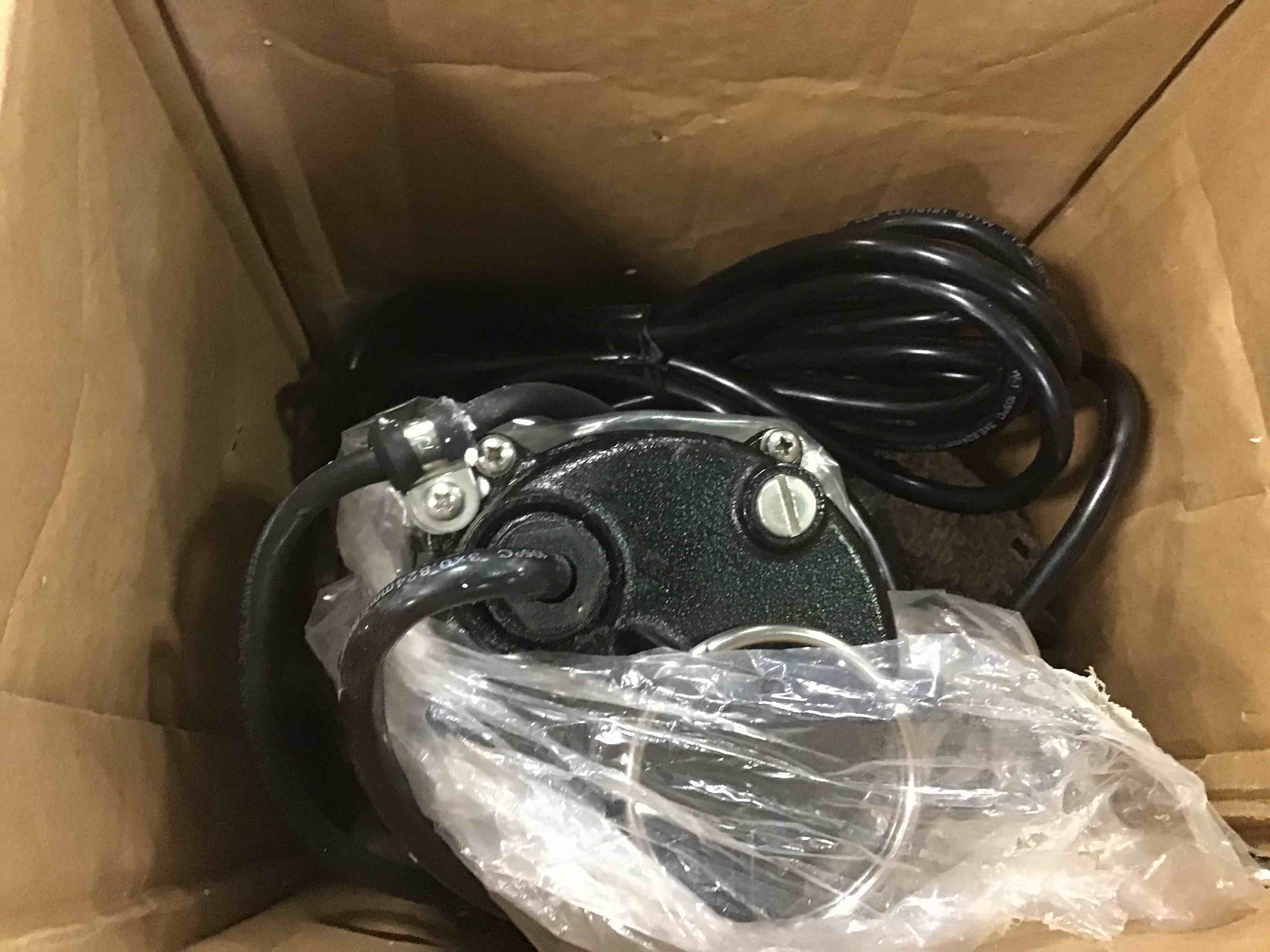 https://s3.amazonaws.com/lotting-images-prod/bidfta/PNK2325547_1747330238416.jpeg