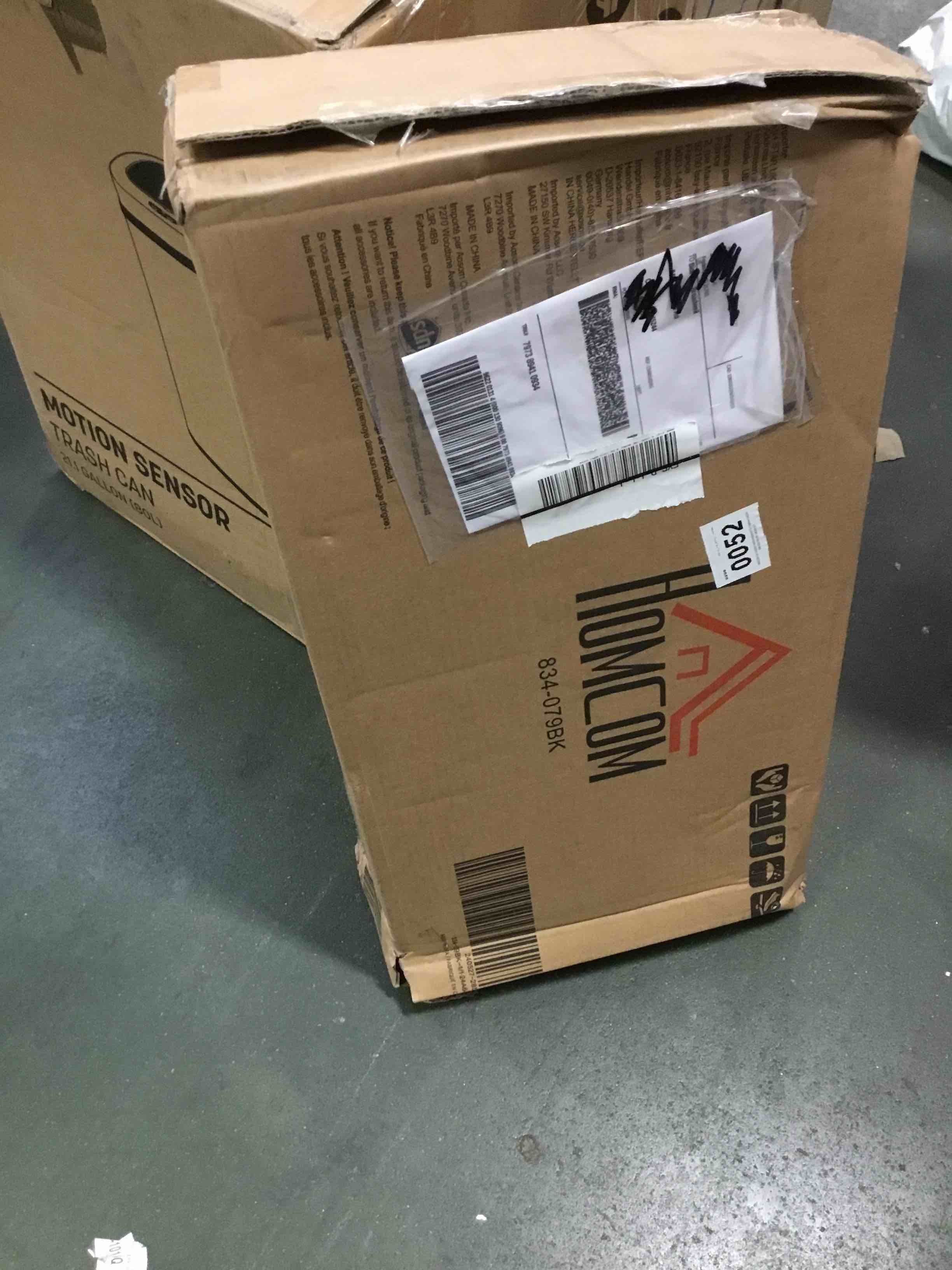 https://s3.amazonaws.com/lotting-images-prod/bidfta/PNK2325750_1749294826679.jpeg