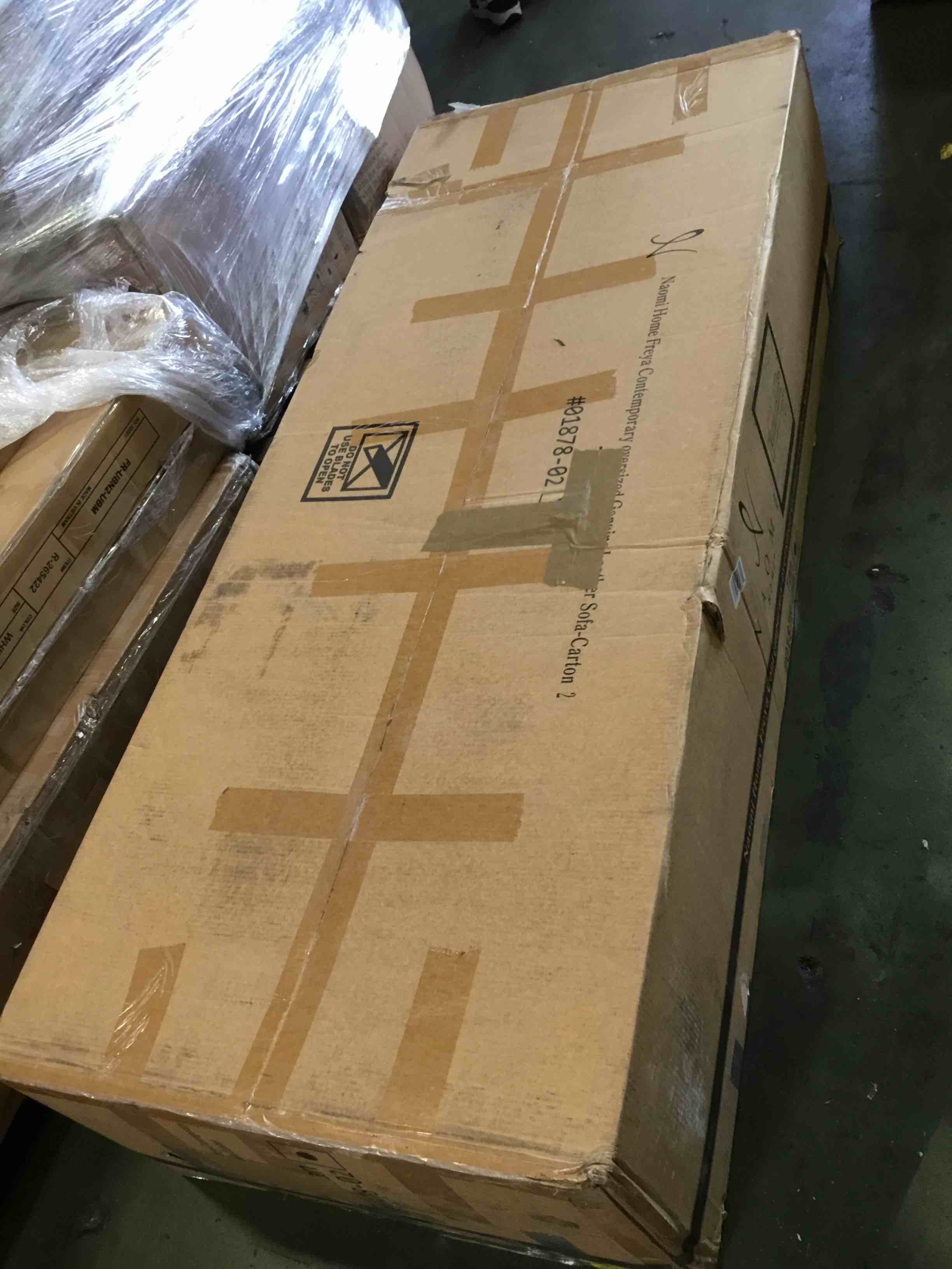 https://s3.amazonaws.com/lotting-images-prod/bidfta/PNK2325891_1749927705160.jpeg