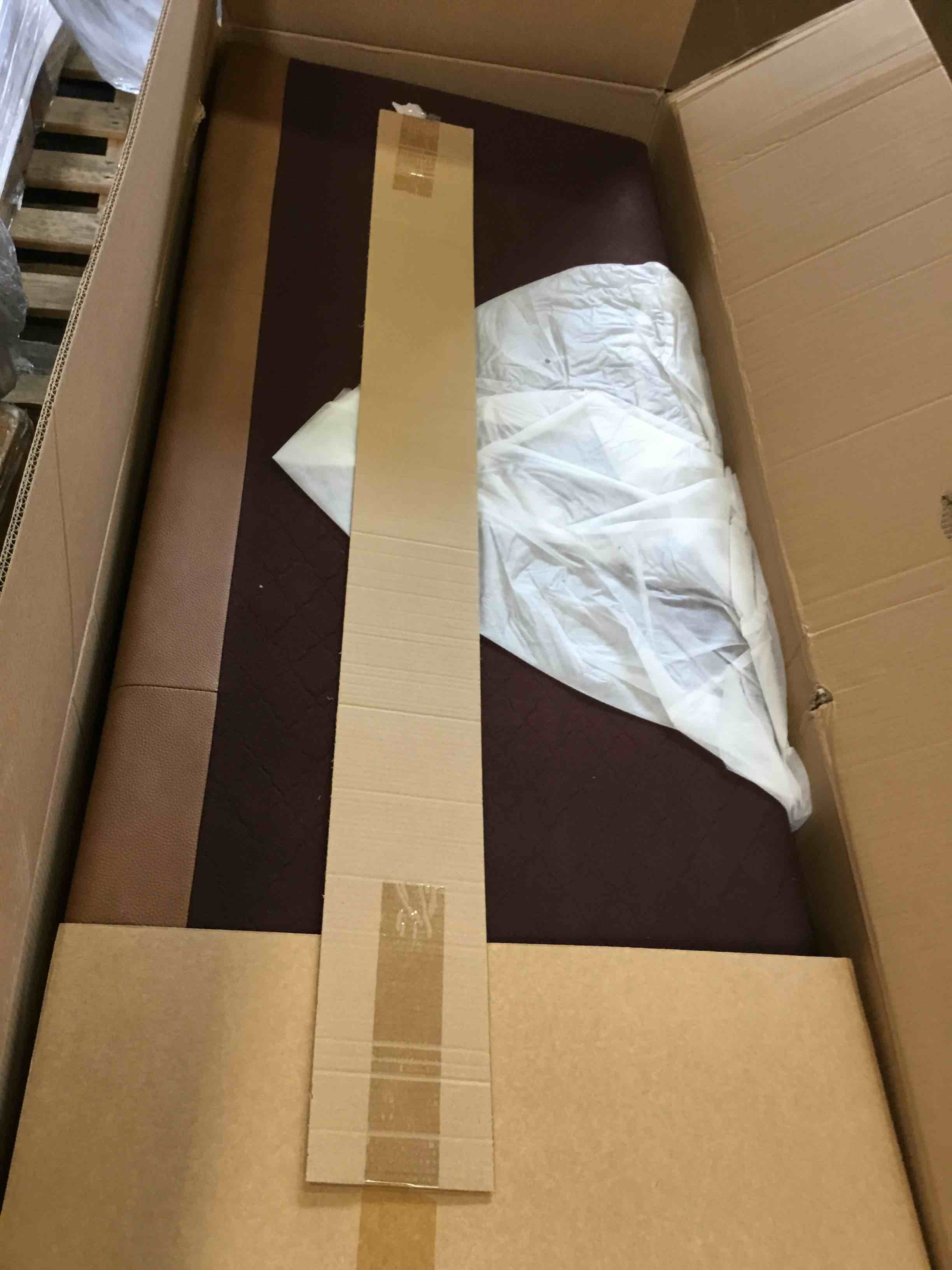 https://s3.amazonaws.com/lotting-images-prod/bidfta/PNK2325891_1749927782079.jpeg