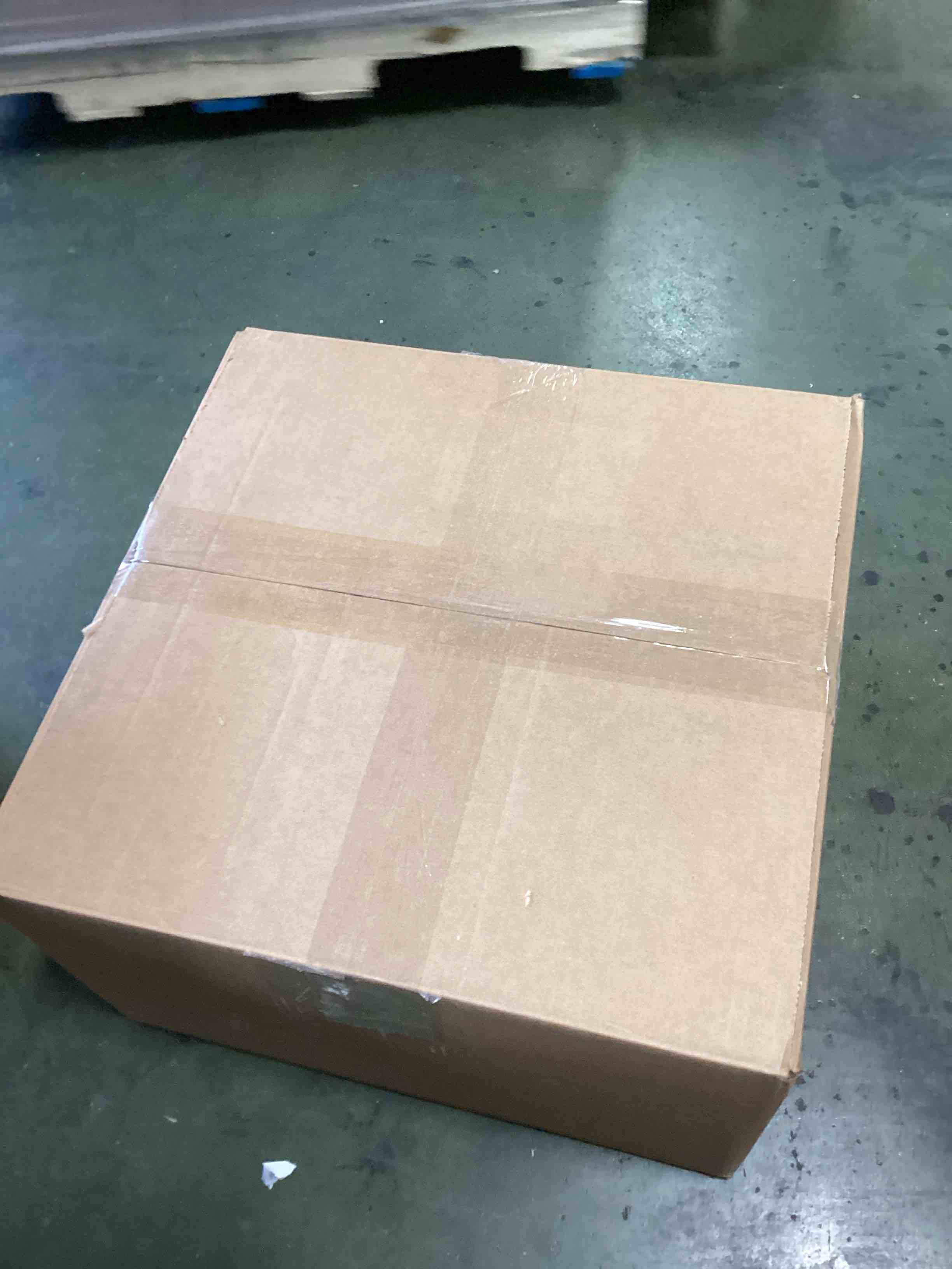 https://s3.amazonaws.com/lotting-images-prod/bidfta/PNK2329583_1740667364793.jpeg