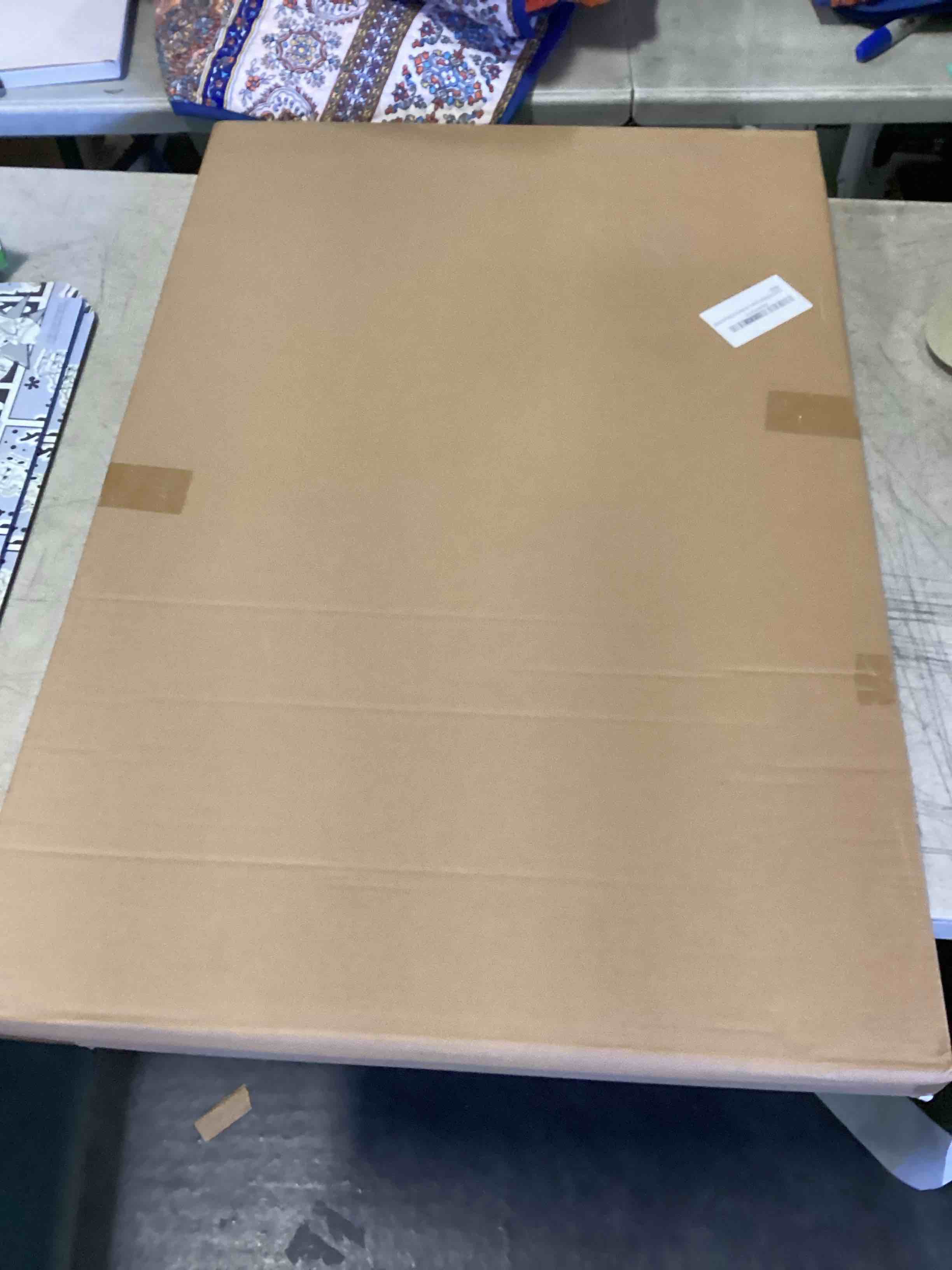 https://s3.amazonaws.com/lotting-images-prod/bidfta/PNK2329729_1740770438773.jpeg