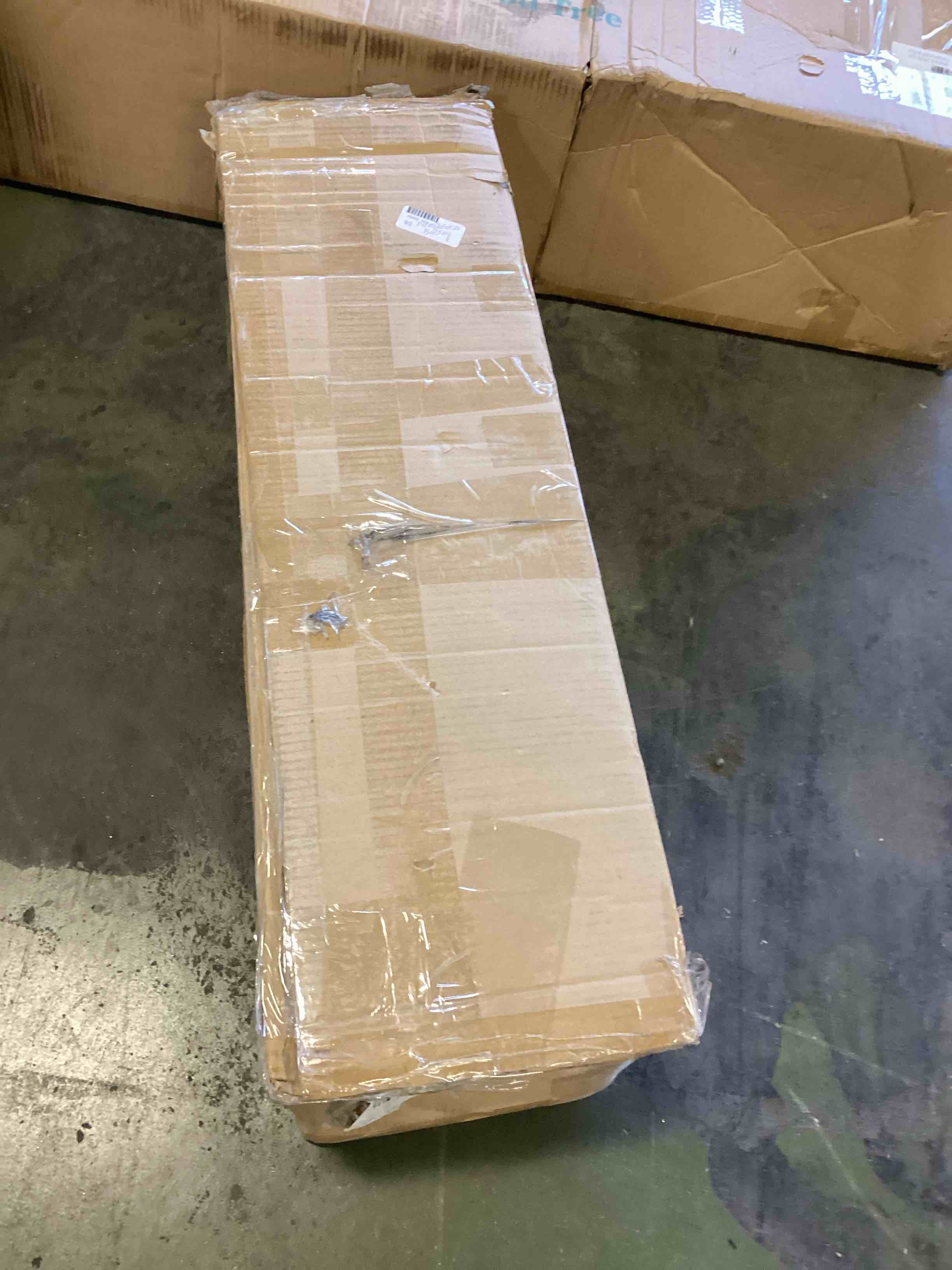 https://s3.amazonaws.com/lotting-images-prod/bidfta/PNK2331192_1742236489388.jpeg