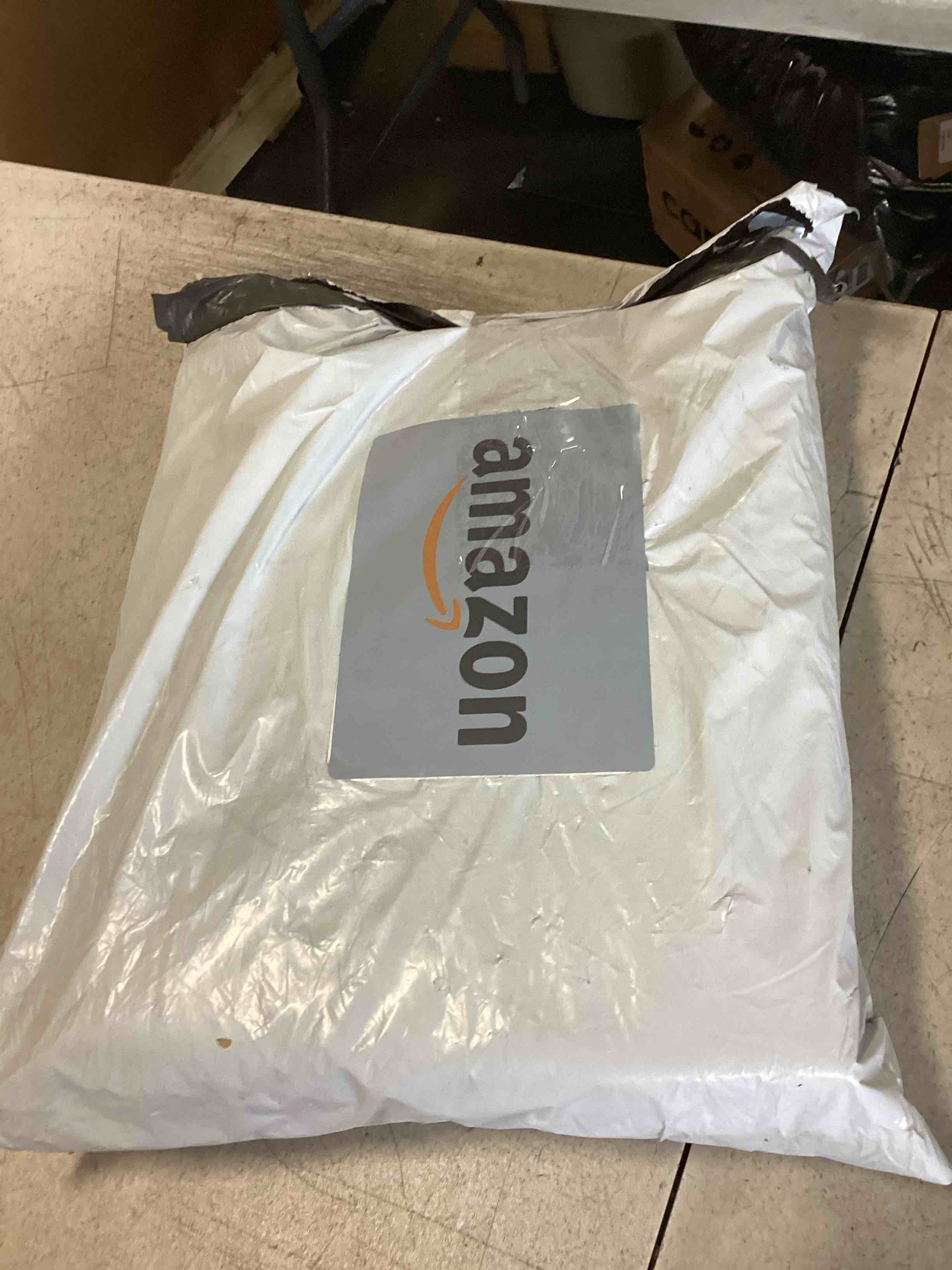 https://s3.amazonaws.com/lotting-images-prod/bidfta/PNK2331373_1742397780280.jpeg