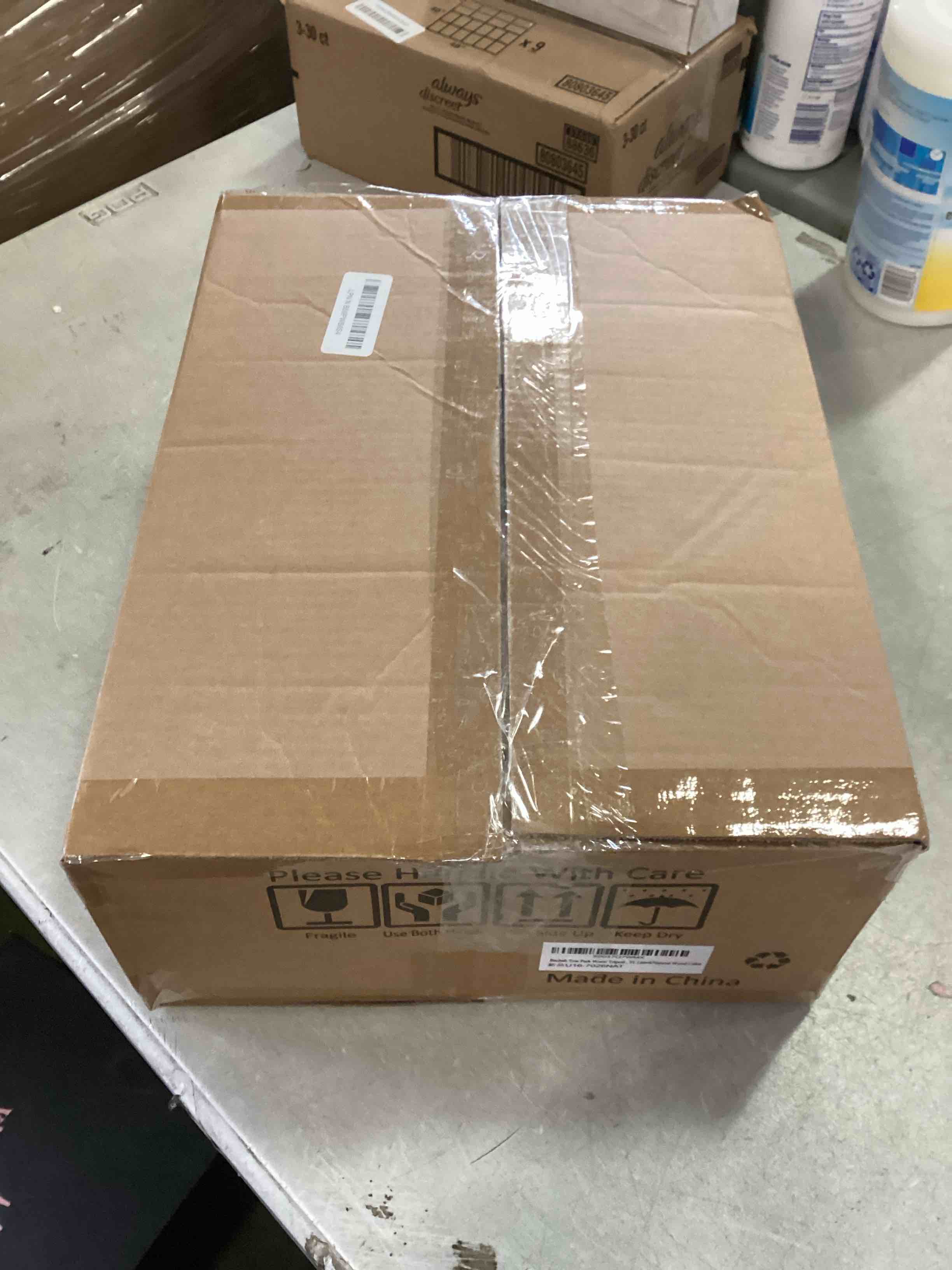 https://s3.amazonaws.com/lotting-images-prod/bidfta/PNK2331858_1743522643229.jpeg