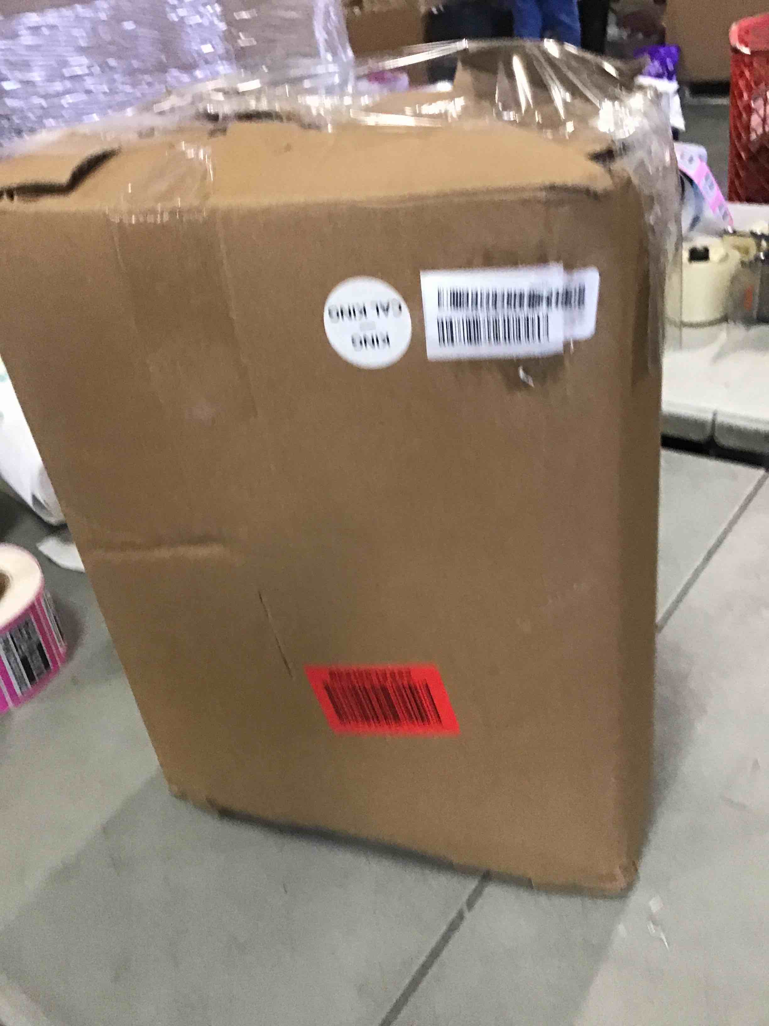 https://s3.amazonaws.com/lotting-images-prod/bidfta/PNK2333893_1741957752836.jpeg