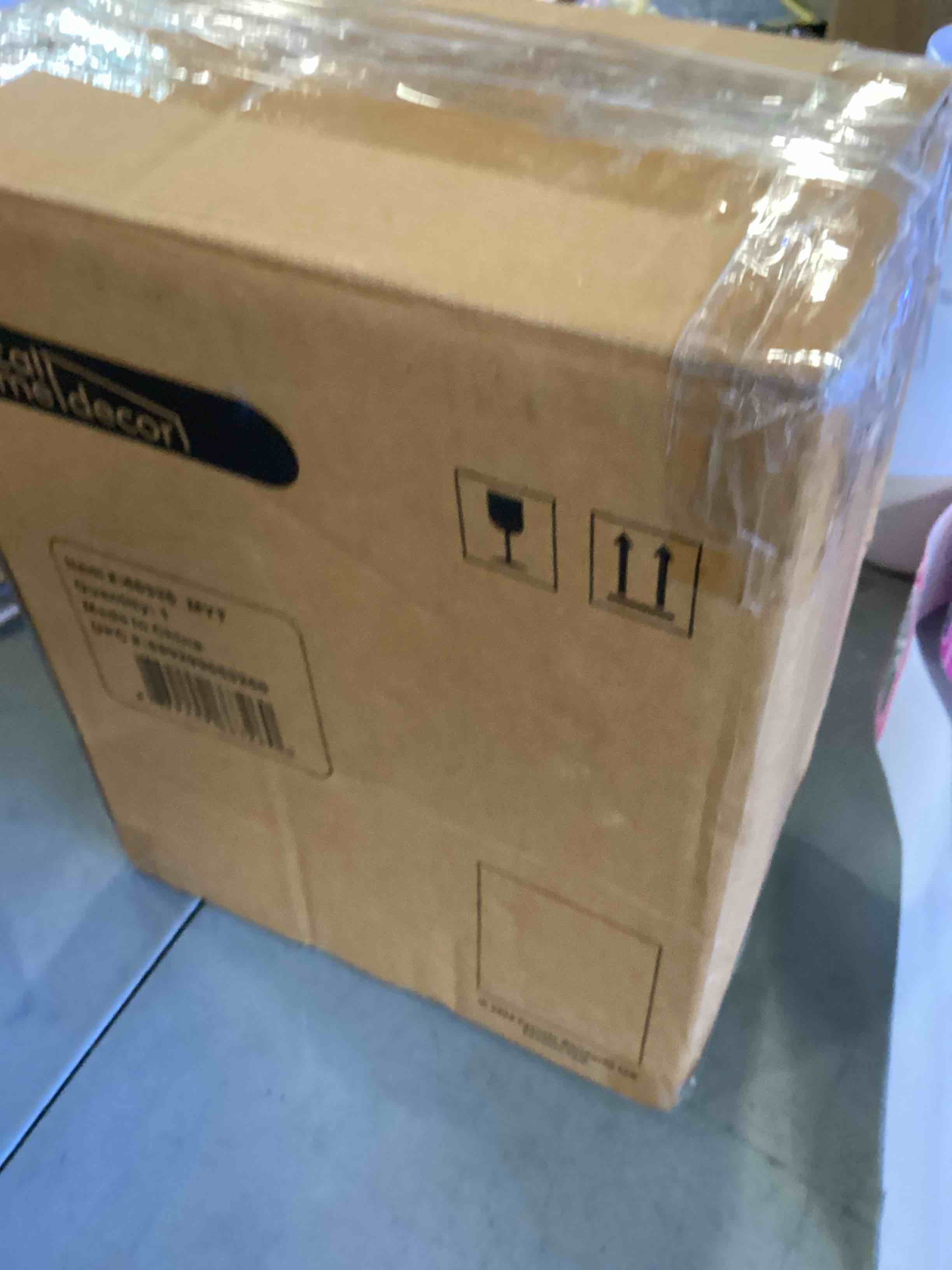 https://s3.amazonaws.com/lotting-images-prod/bidfta/PNK2334033_1742224823384.jpeg