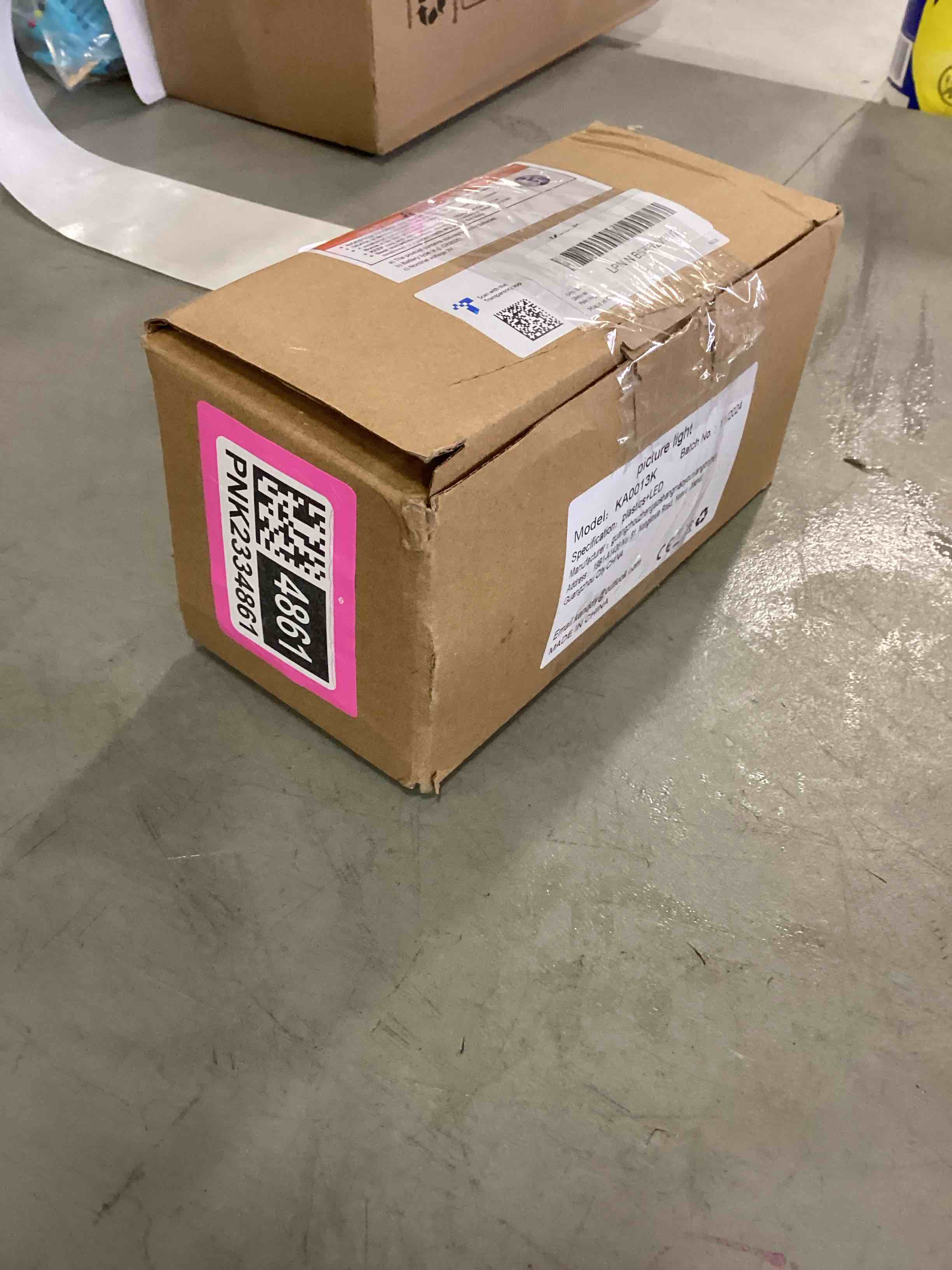 https://s3.amazonaws.com/lotting-images-prod/bidfta/PNK2334861_1742909289625.jpeg