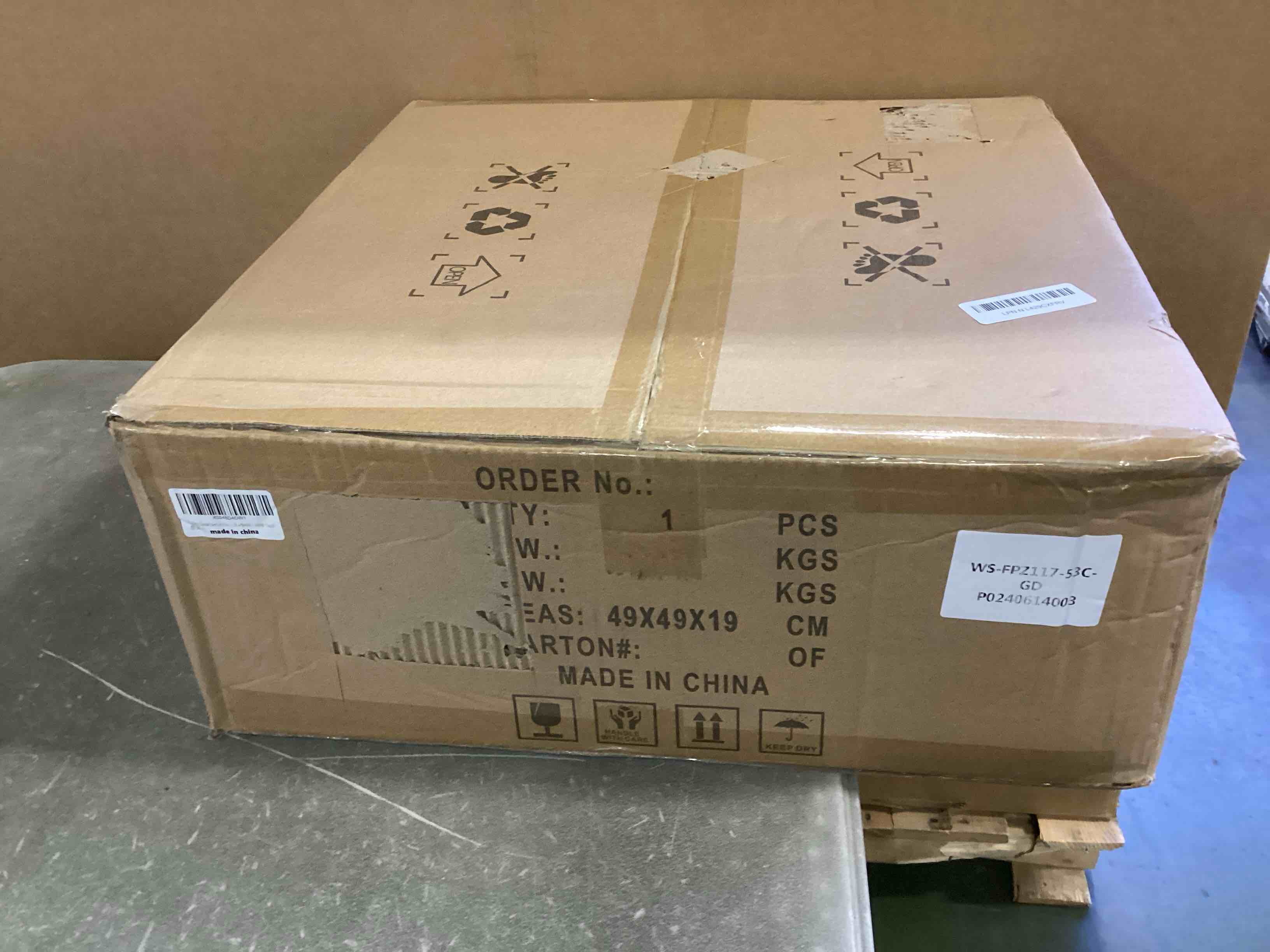 https://s3.amazonaws.com/lotting-images-prod/bidfta/PNK2335601_1740750078611.jpeg