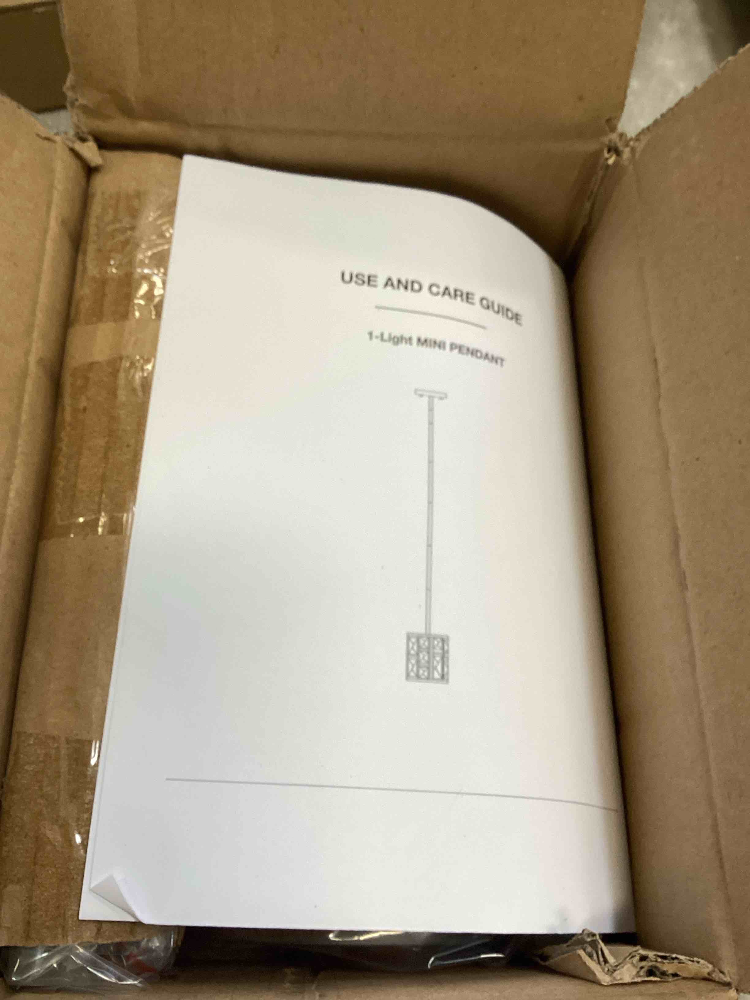 https://s3.amazonaws.com/lotting-images-prod/bidfta/PNK2337183_1743003129491.jpeg