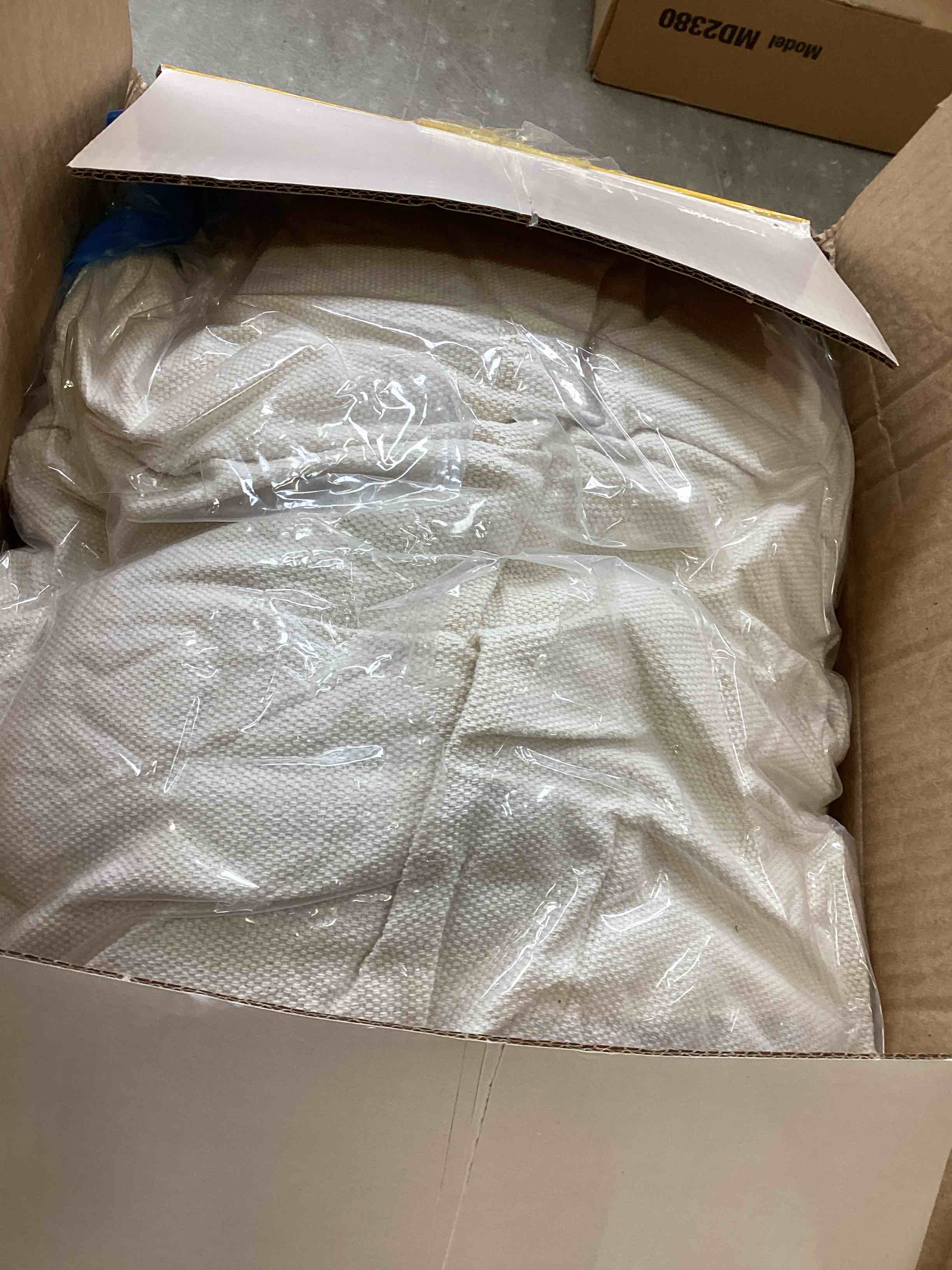 https://s3.amazonaws.com/lotting-images-prod/bidfta/PNK2337605_1743520270038.jpeg