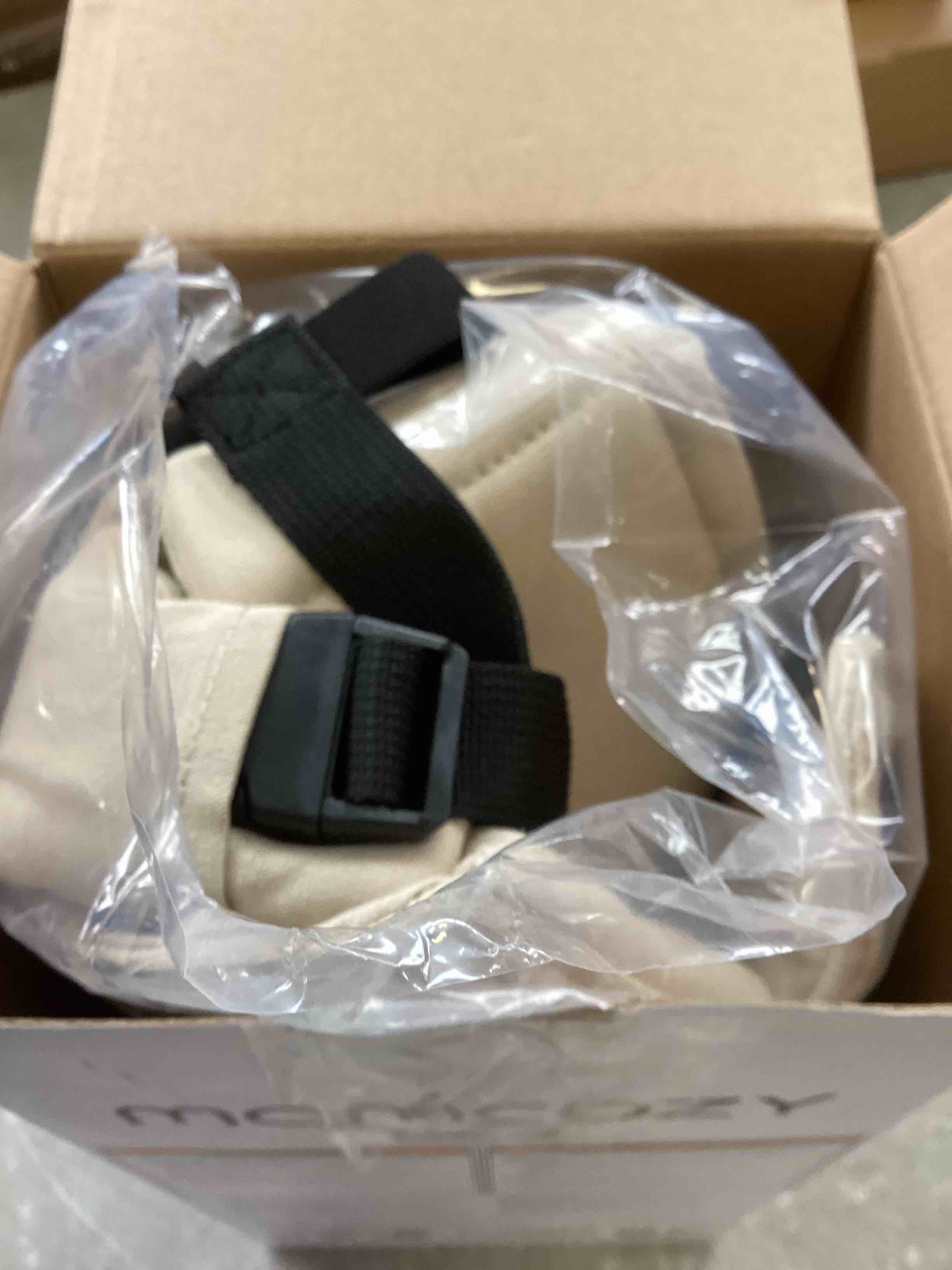 https://s3.amazonaws.com/lotting-images-prod/bidfta/PNK2337611_1743520827848.jpeg