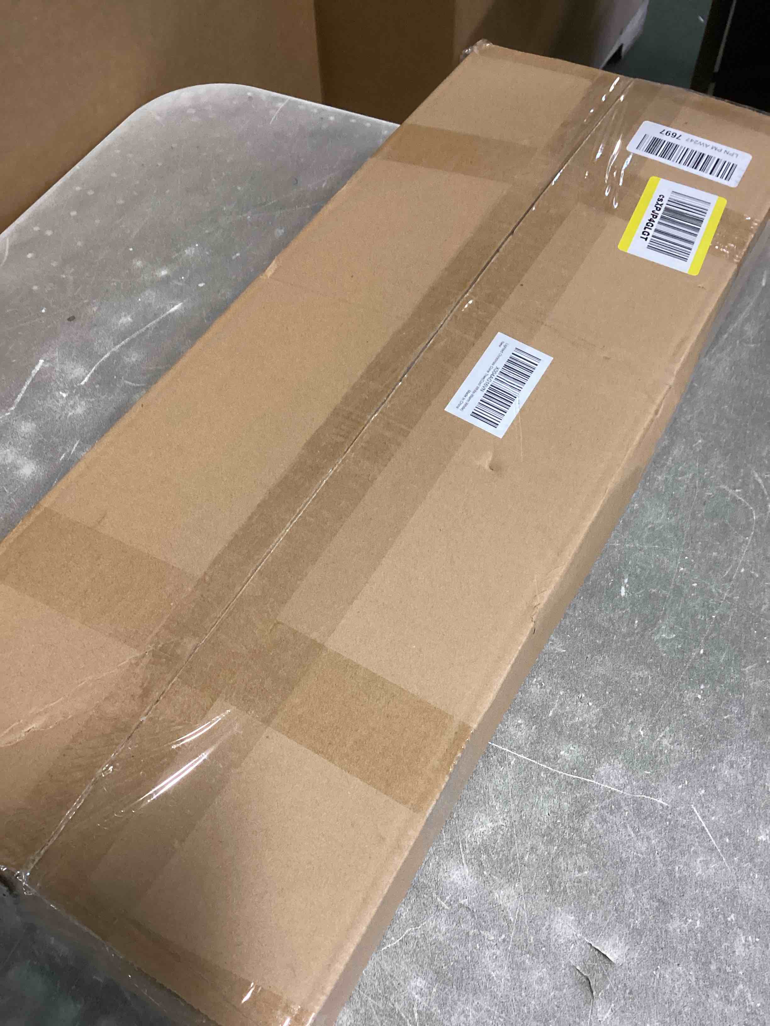 https://s3.amazonaws.com/lotting-images-prod/bidfta/PNK2341405_1740490194716.jpeg