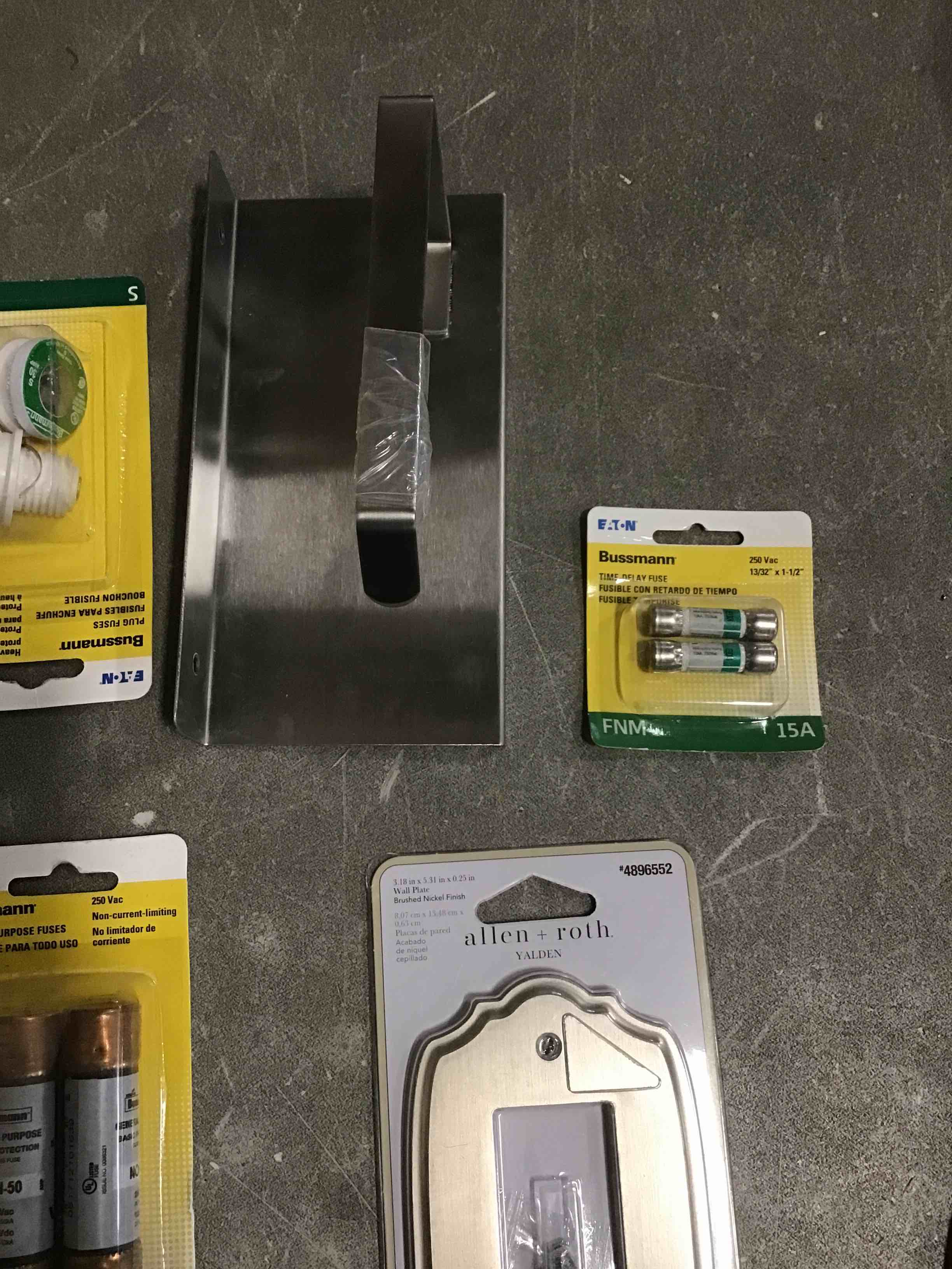 https://s3.amazonaws.com/lotting-images-prod/bidfta/PNK2341867_1741192048064.jpeg