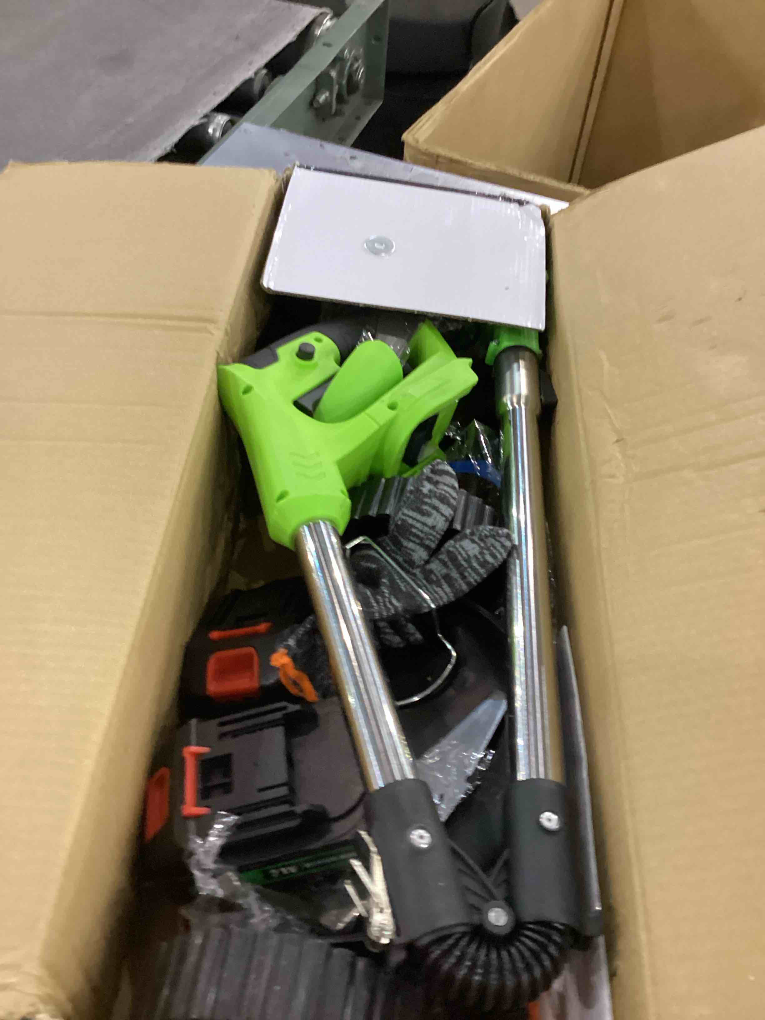 https://s3.amazonaws.com/lotting-images-prod/bidfta/PNK2344271_1753869797711.jpeg