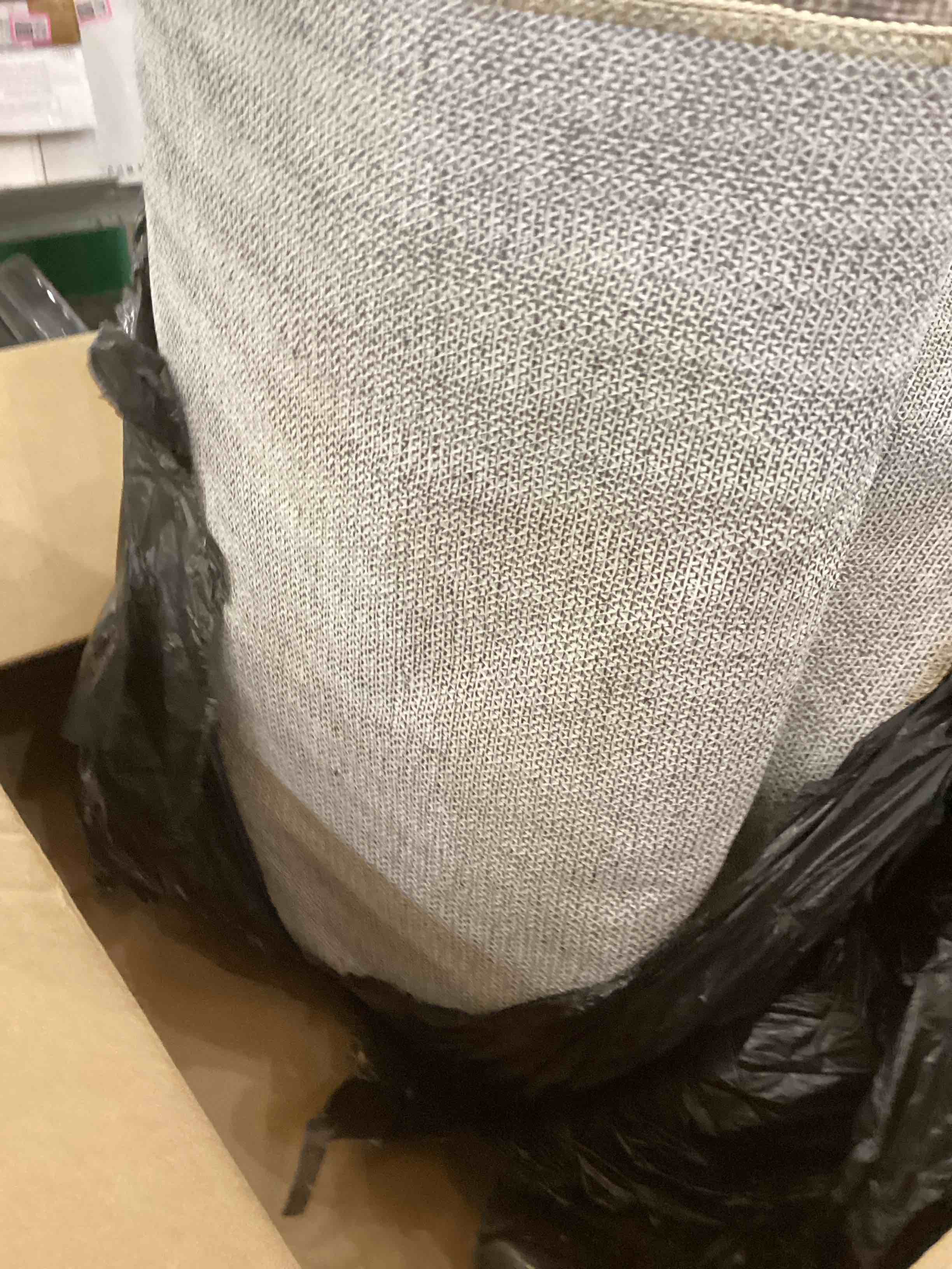https://s3.amazonaws.com/lotting-images-prod/bidfta/PNK2344602_1753811641936.jpeg