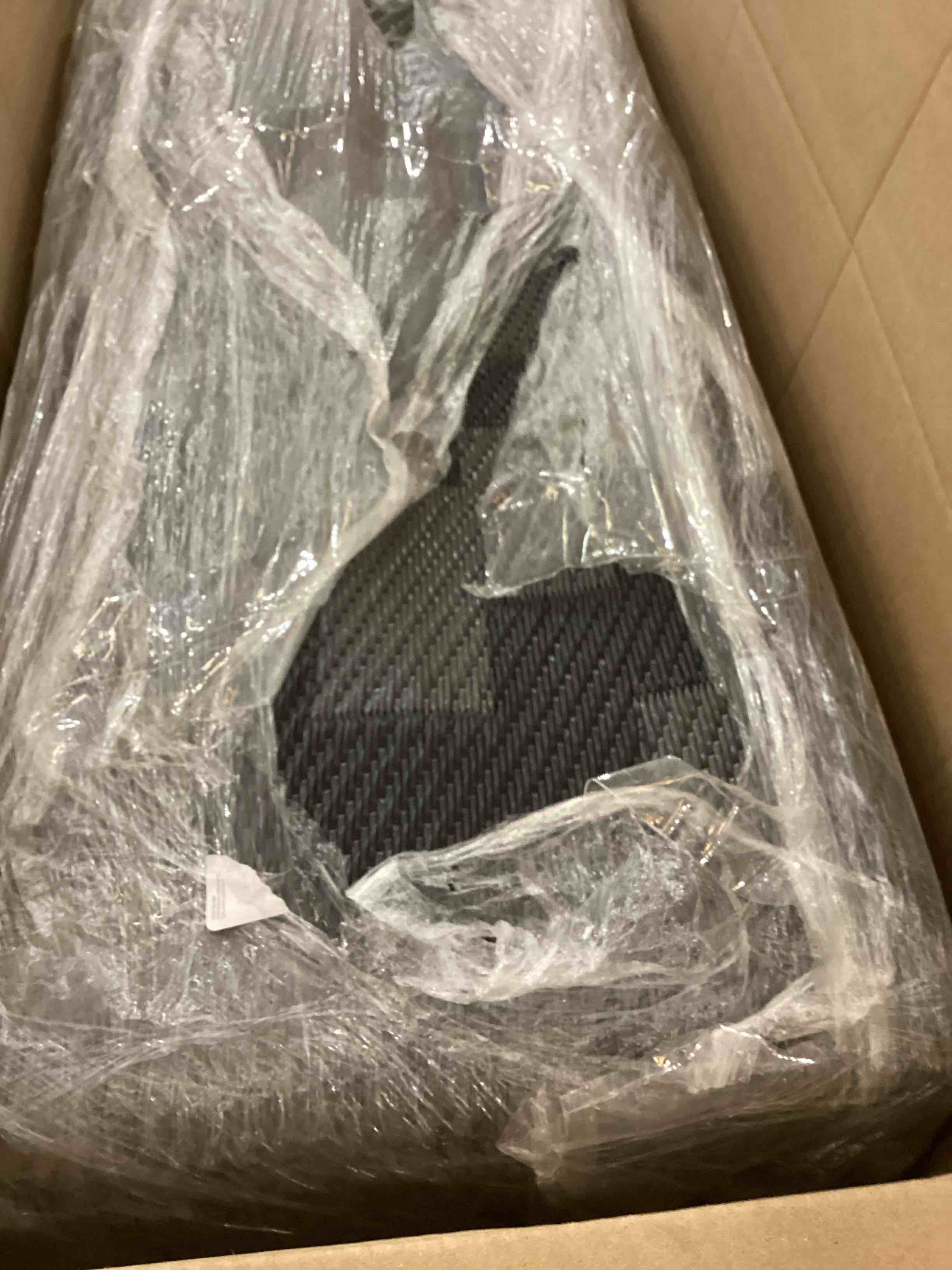 https://s3.amazonaws.com/lotting-images-prod/bidfta/PNK2344616_1753804317827.jpeg