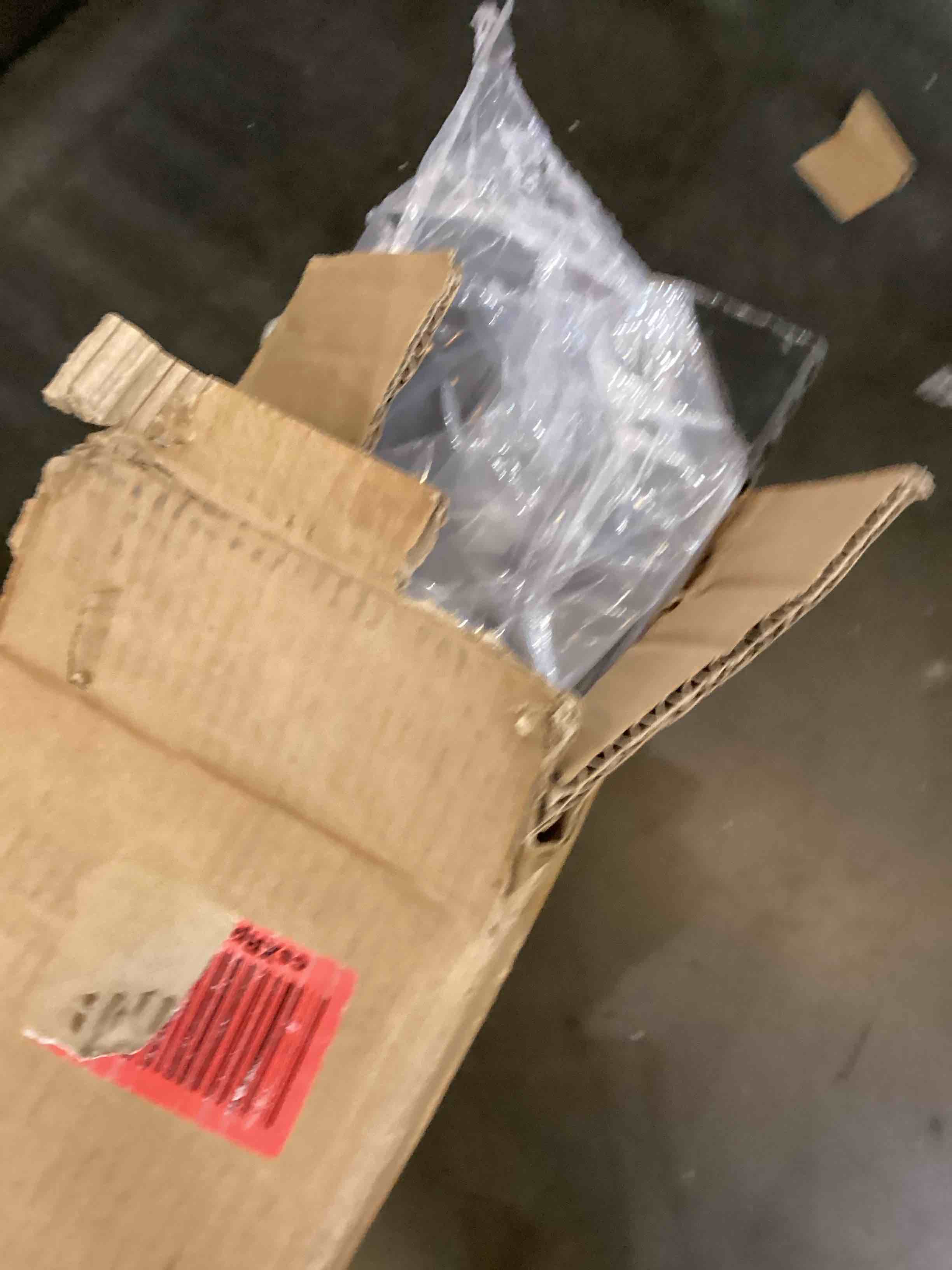 https://s3.amazonaws.com/lotting-images-prod/bidfta/PNK2344679_1754494213425.jpeg