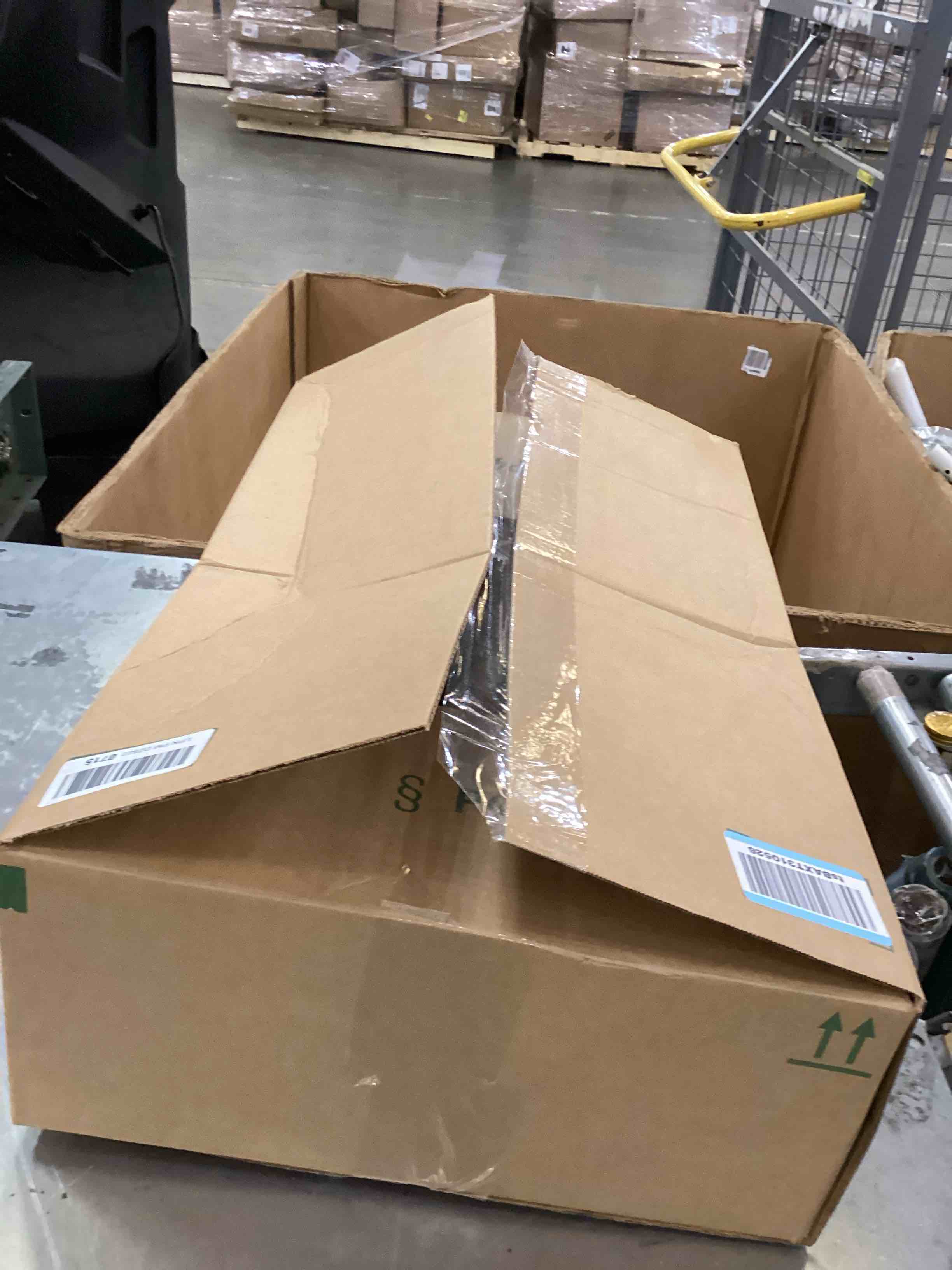 https://s3.amazonaws.com/lotting-images-prod/bidfta/PNK2345222_1753894214792.jpeg
