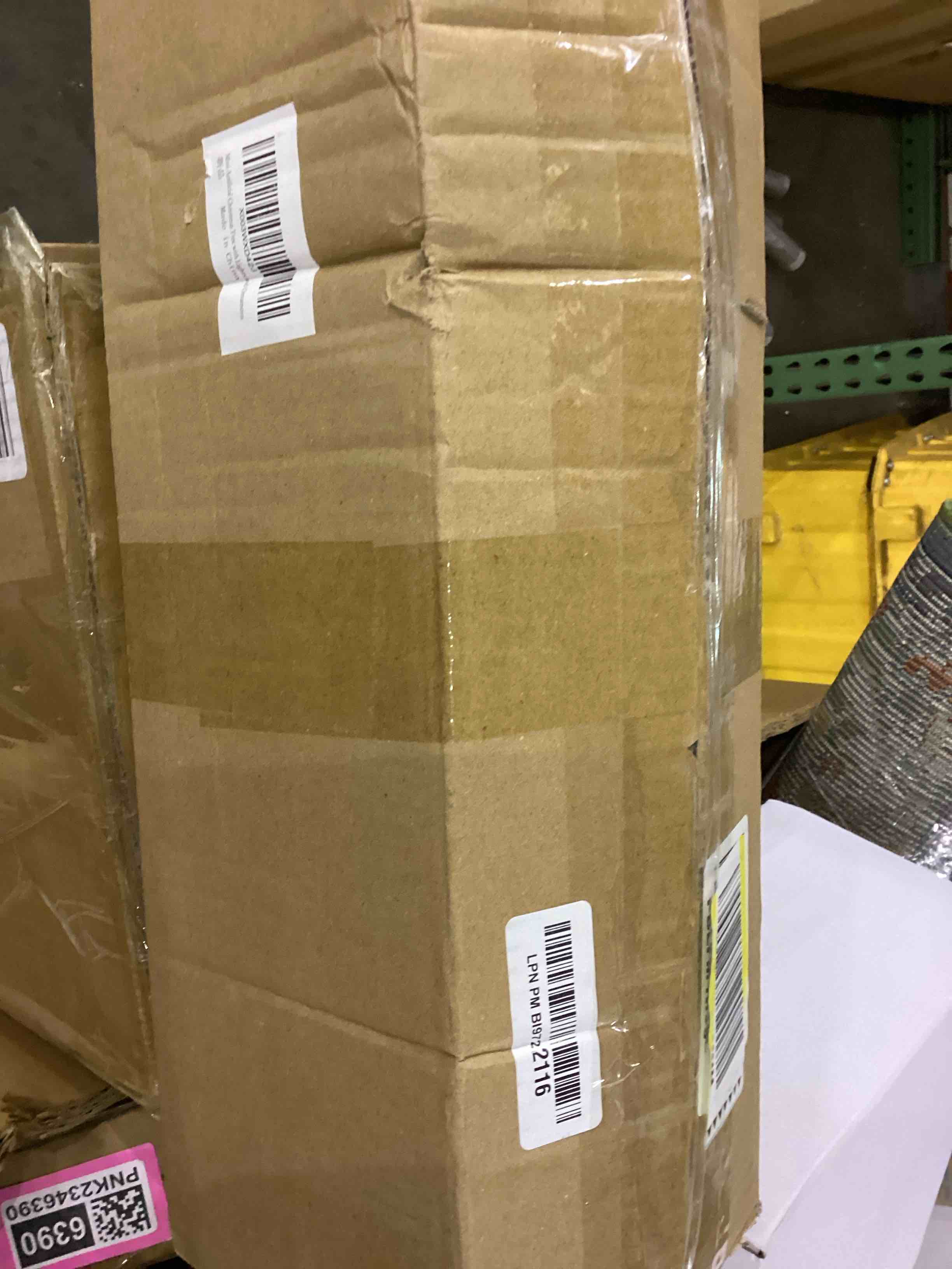 https://s3.amazonaws.com/lotting-images-prod/bidfta/PNK2346398_1753789287854.jpeg
