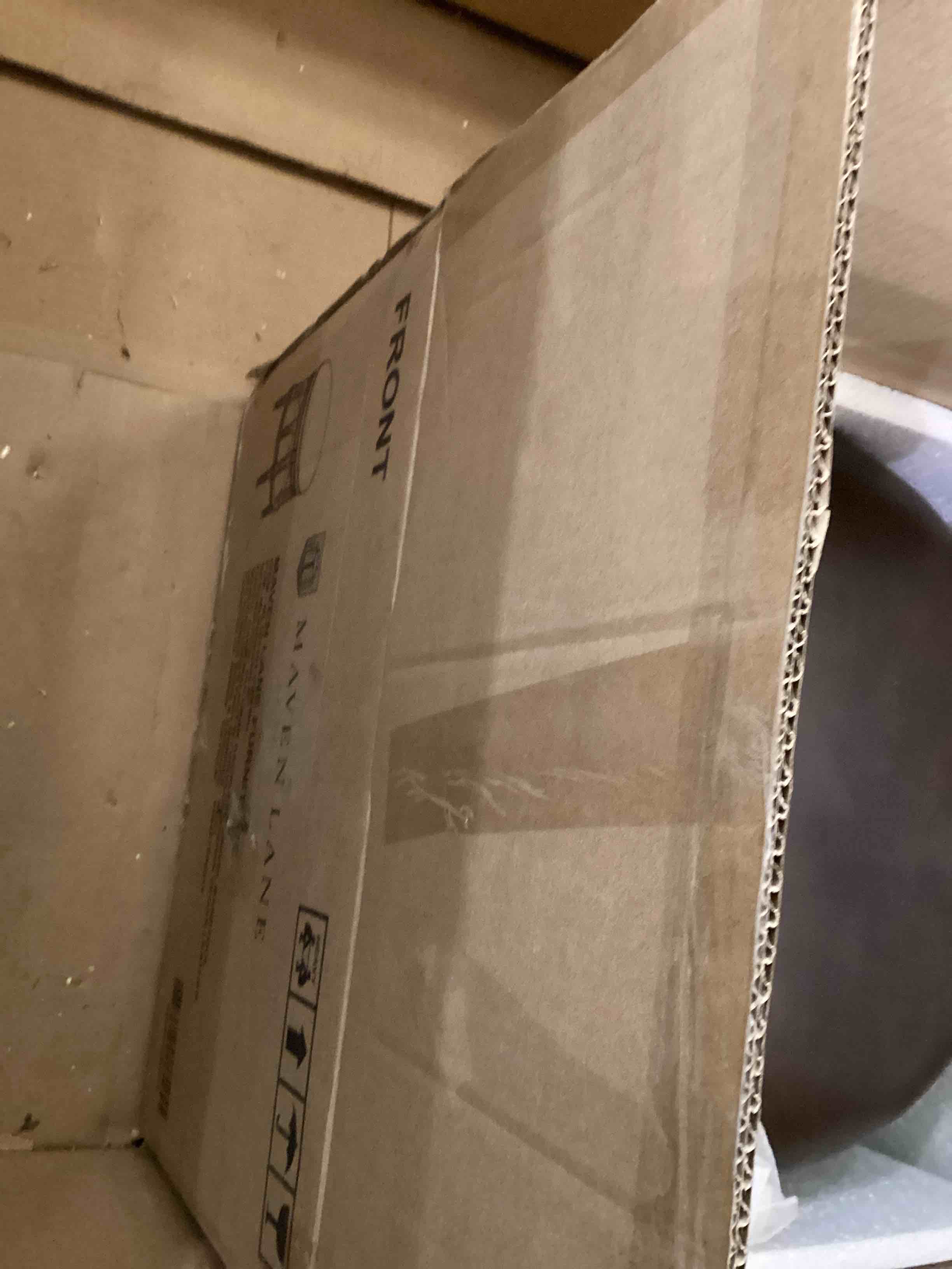 https://s3.amazonaws.com/lotting-images-prod/bidfta/PNK2346432_1753799802137.jpeg
