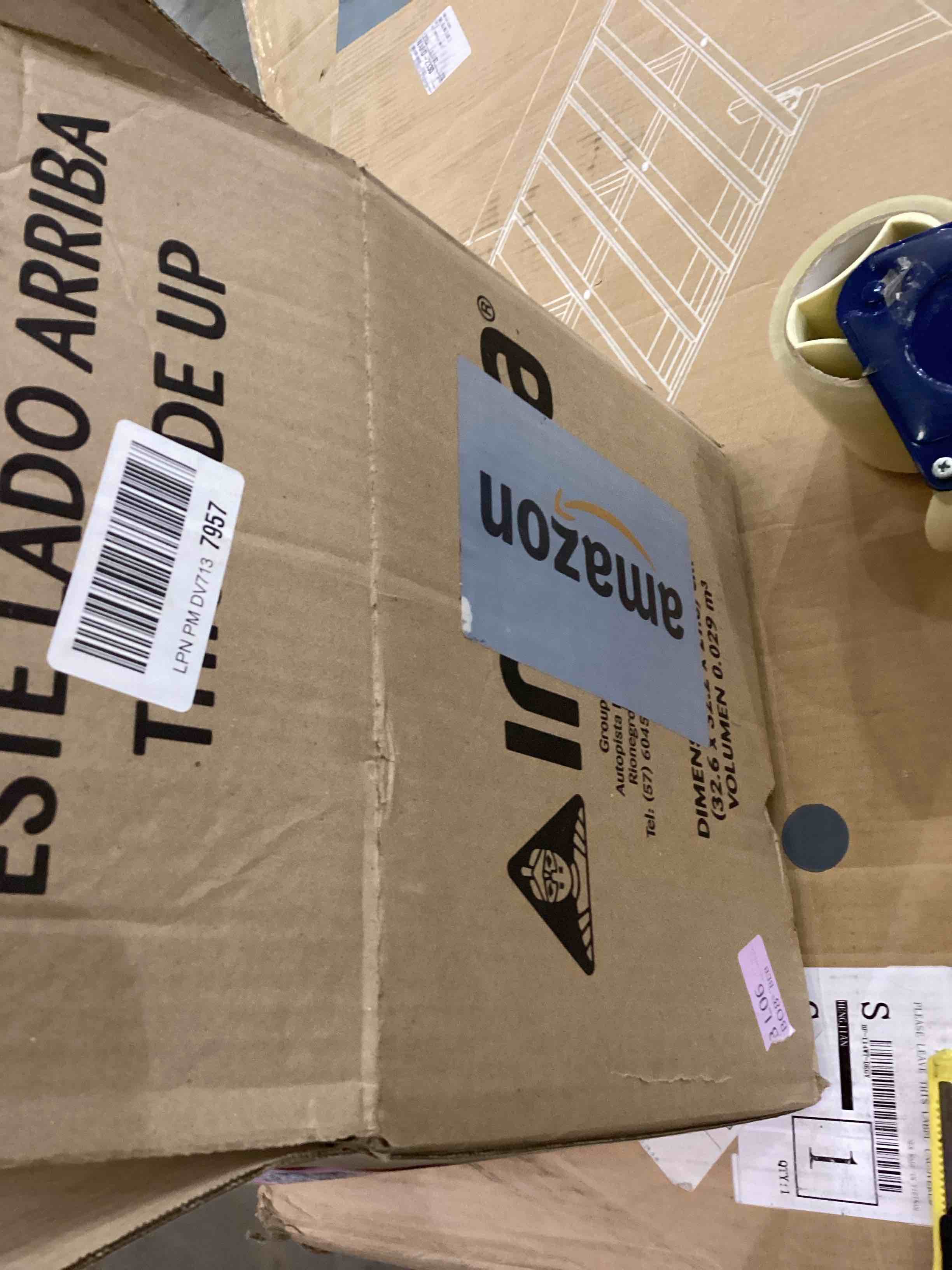 https://s3.amazonaws.com/lotting-images-prod/bidfta/PNK2346476_1753969667940.jpeg
