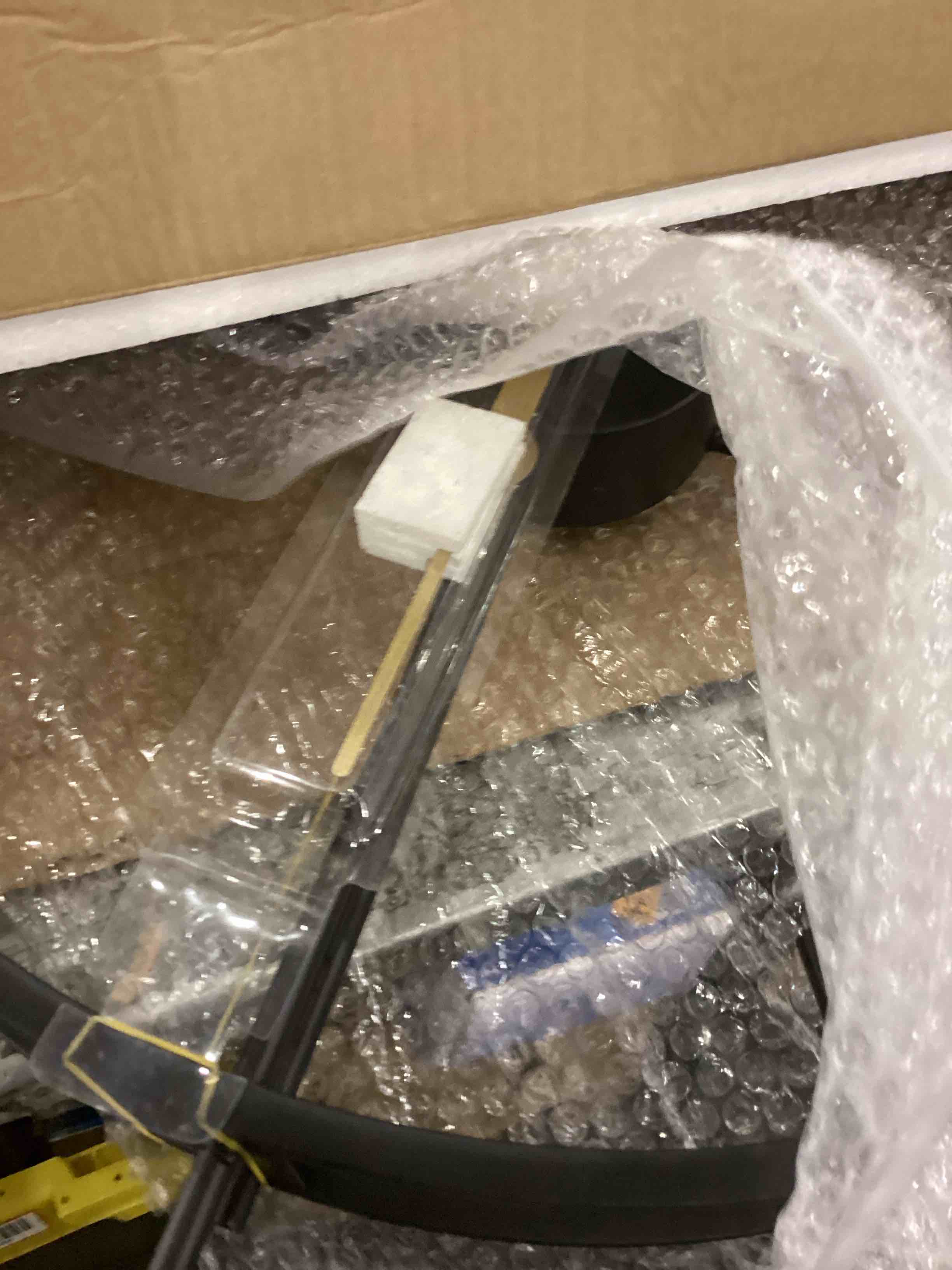 https://s3.amazonaws.com/lotting-images-prod/bidfta/PNK2347721_1753359741495.jpeg