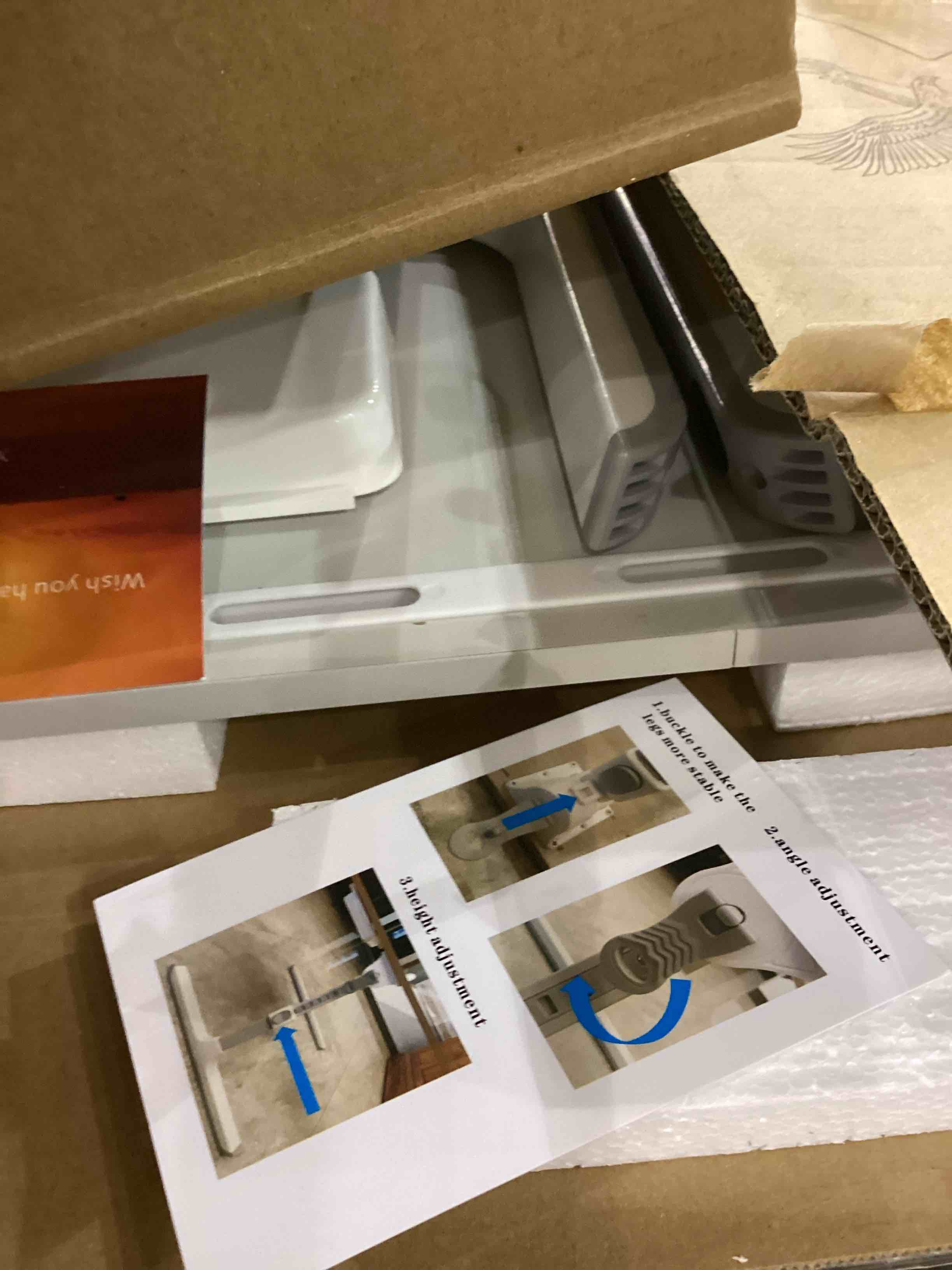 https://s3.amazonaws.com/lotting-images-prod/bidfta/PNK2347725_1753359959799.jpeg