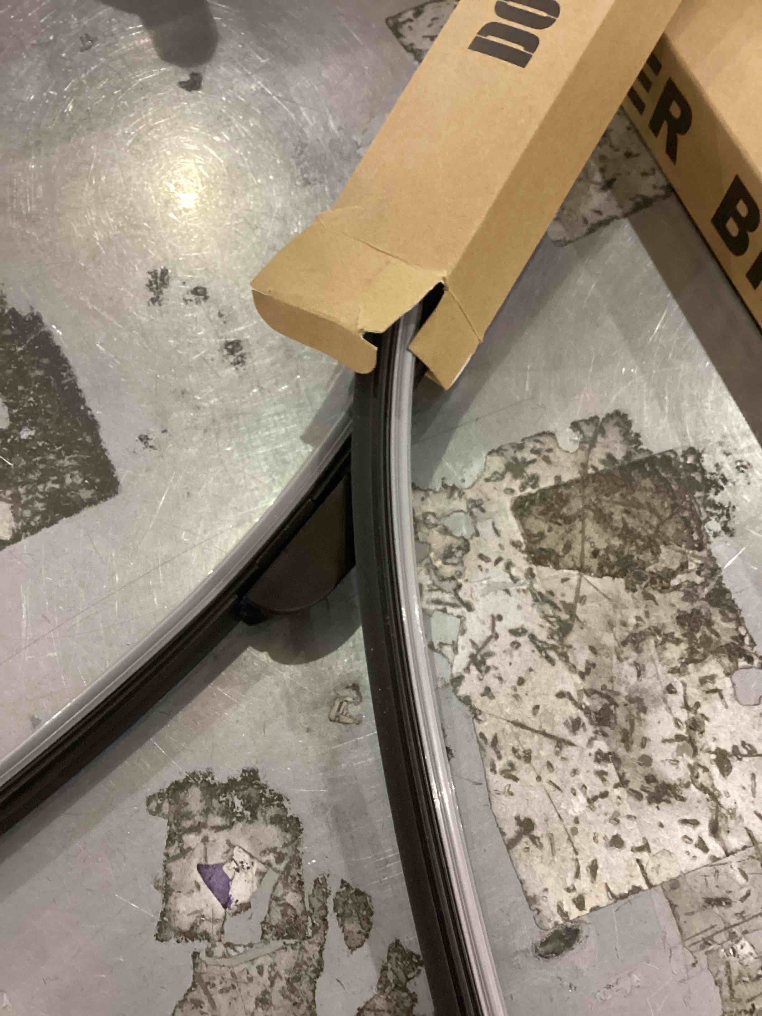 https://s3.amazonaws.com/lotting-images-prod/bidfta/PNK2347740_1753360658331.jpeg