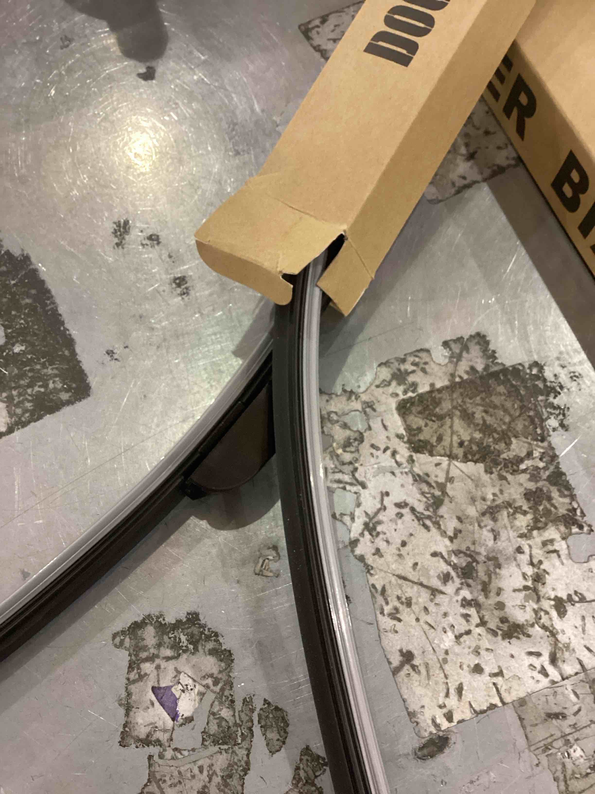 https://s3.amazonaws.com/lotting-images-prod/bidfta/PNK2347745_1753360659769.jpeg