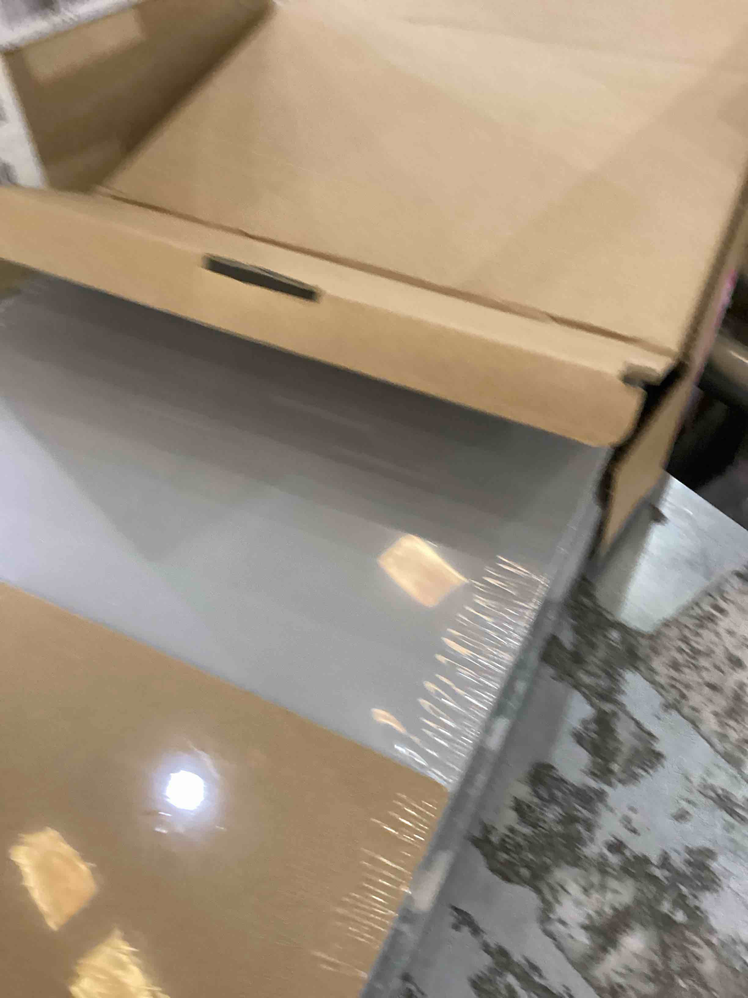 https://s3.amazonaws.com/lotting-images-prod/bidfta/PNK2348009_1753374039194.jpeg