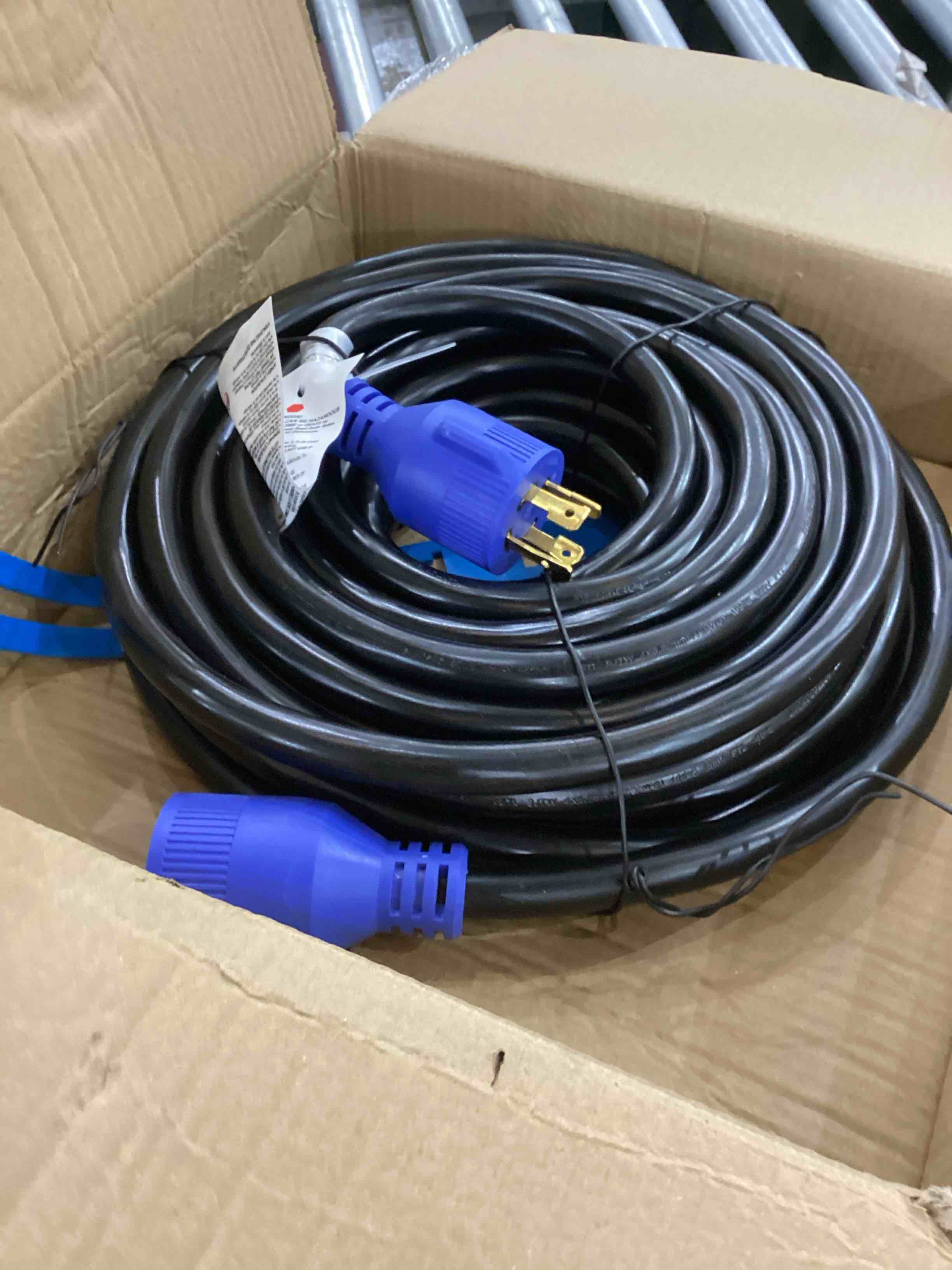 https://s3.amazonaws.com/lotting-images-prod/bidfta/PNK2350133_1753973180227.jpeg