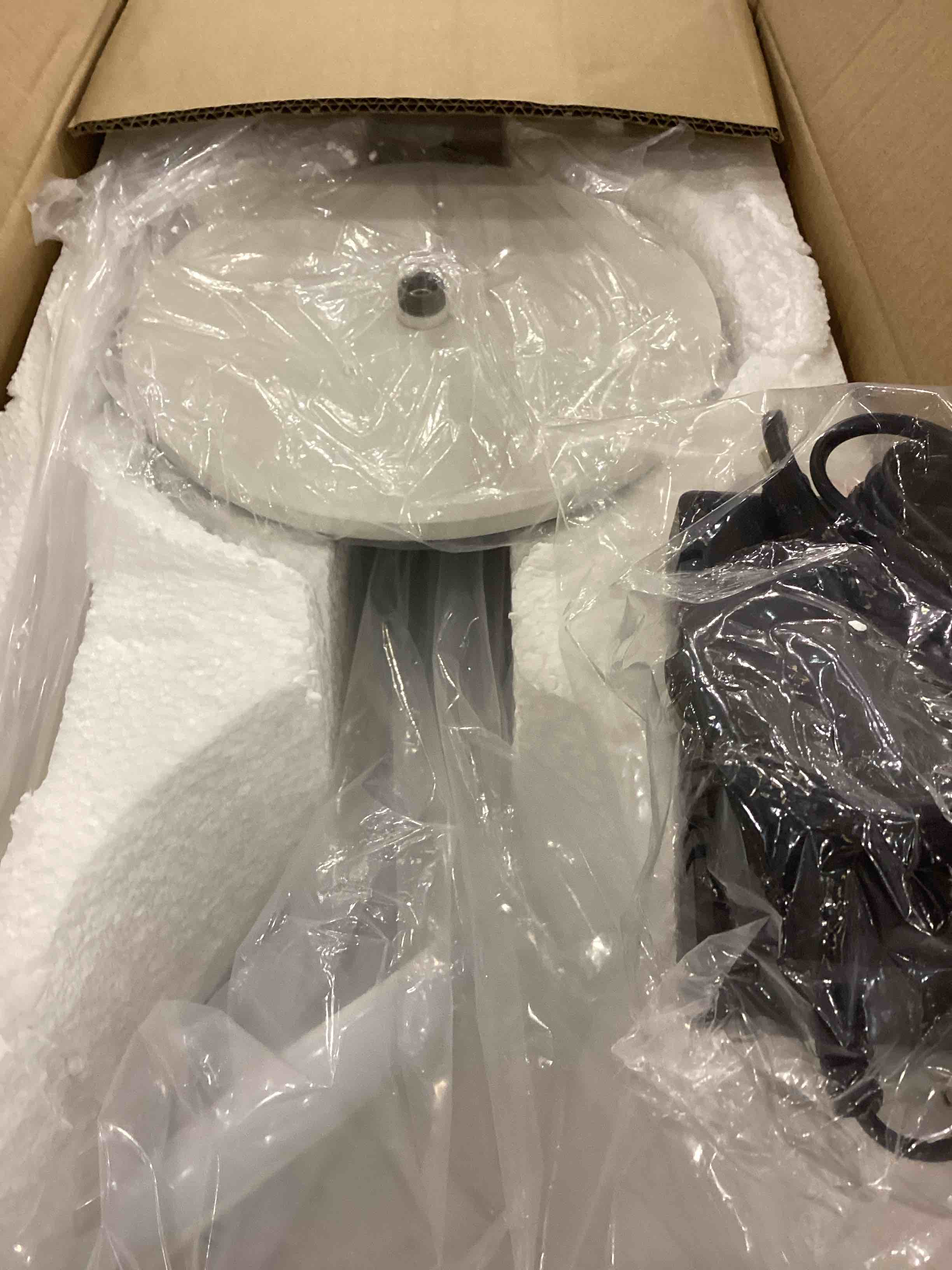 https://s3.amazonaws.com/lotting-images-prod/bidfta/PNK2350197_1753976650420.jpeg