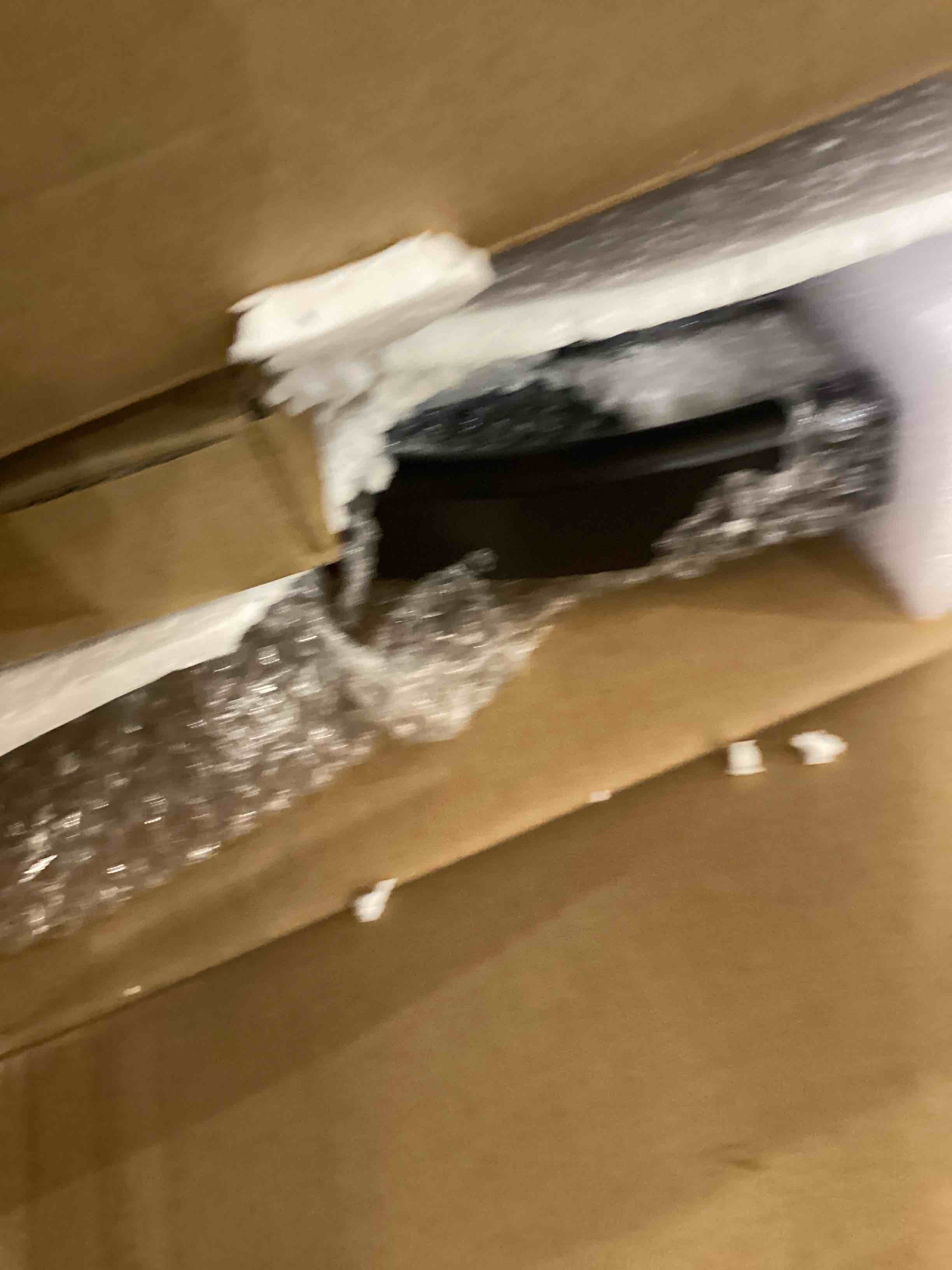 https://s3.amazonaws.com/lotting-images-prod/bidfta/PNK2350223_1753982788499.jpeg