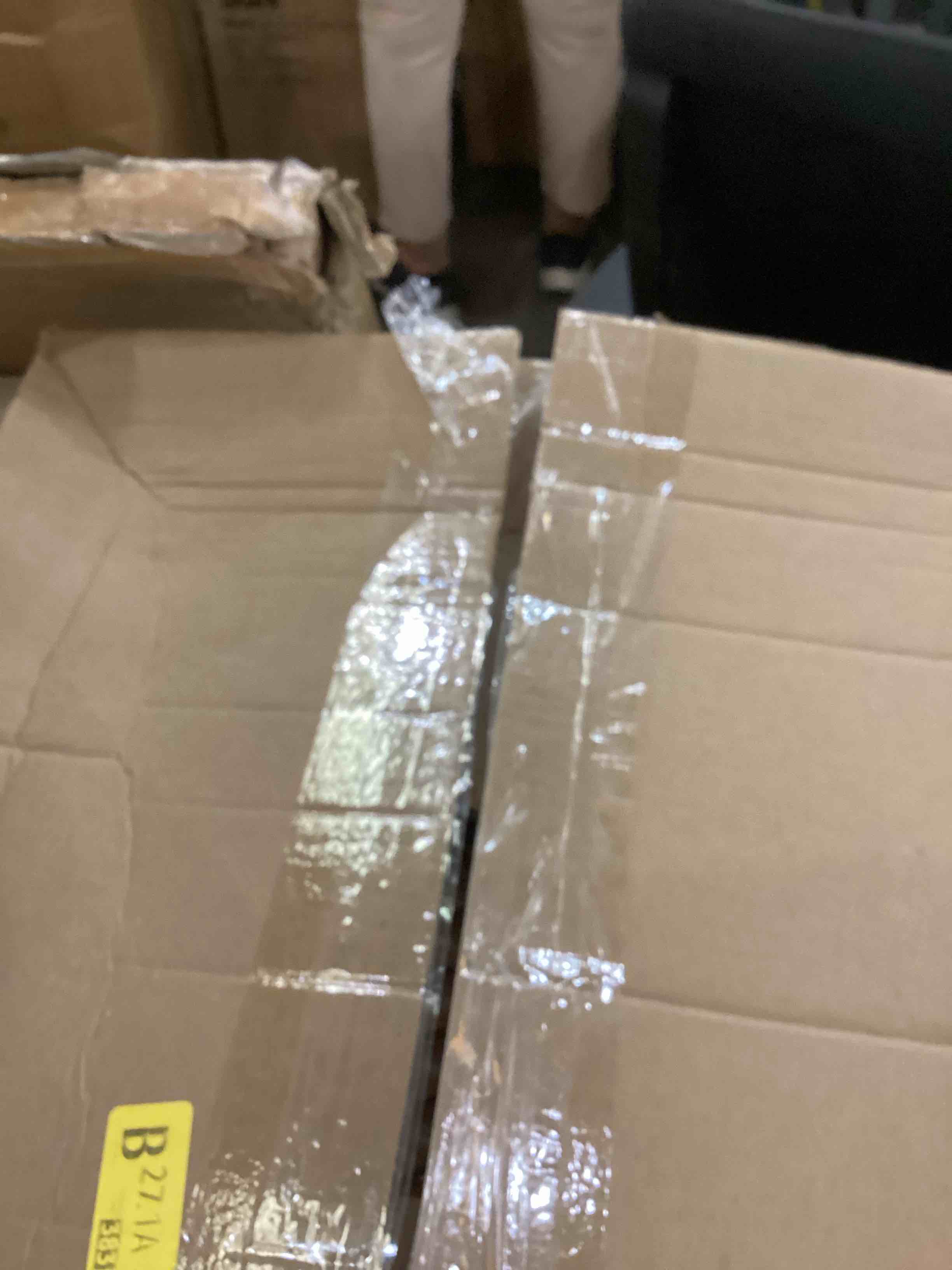 https://s3.amazonaws.com/lotting-images-prod/bidfta/PNK2351760_1754576482224.jpeg