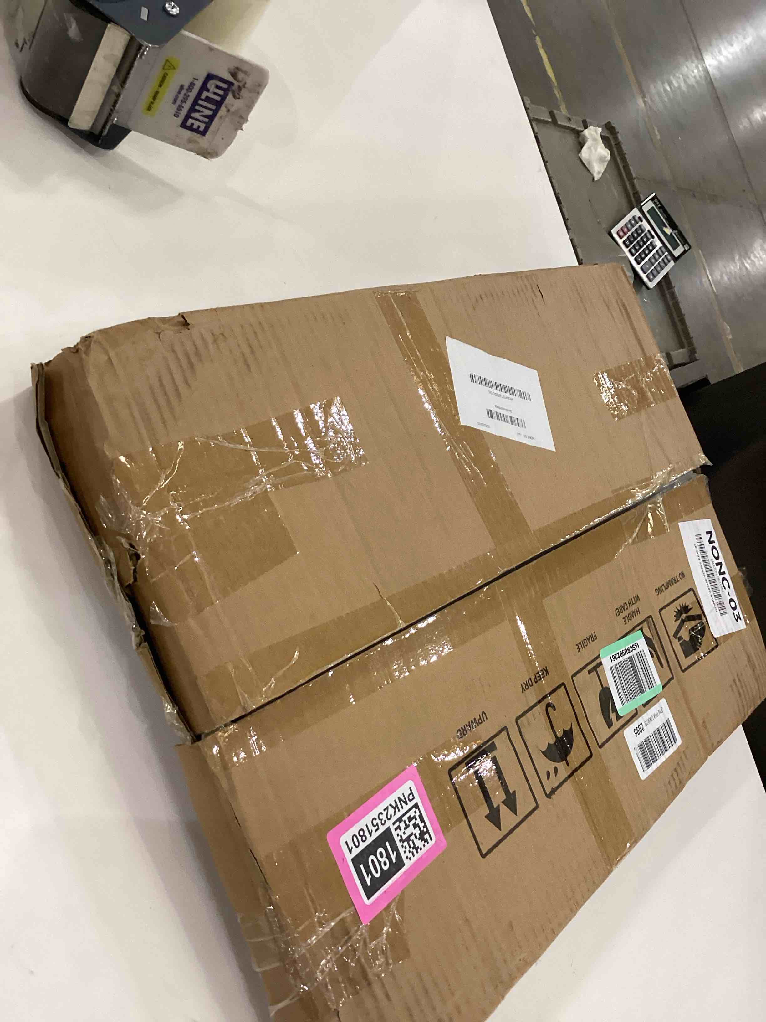 https://s3.amazonaws.com/lotting-images-prod/bidfta/PNK2351801_1754575957027.jpeg