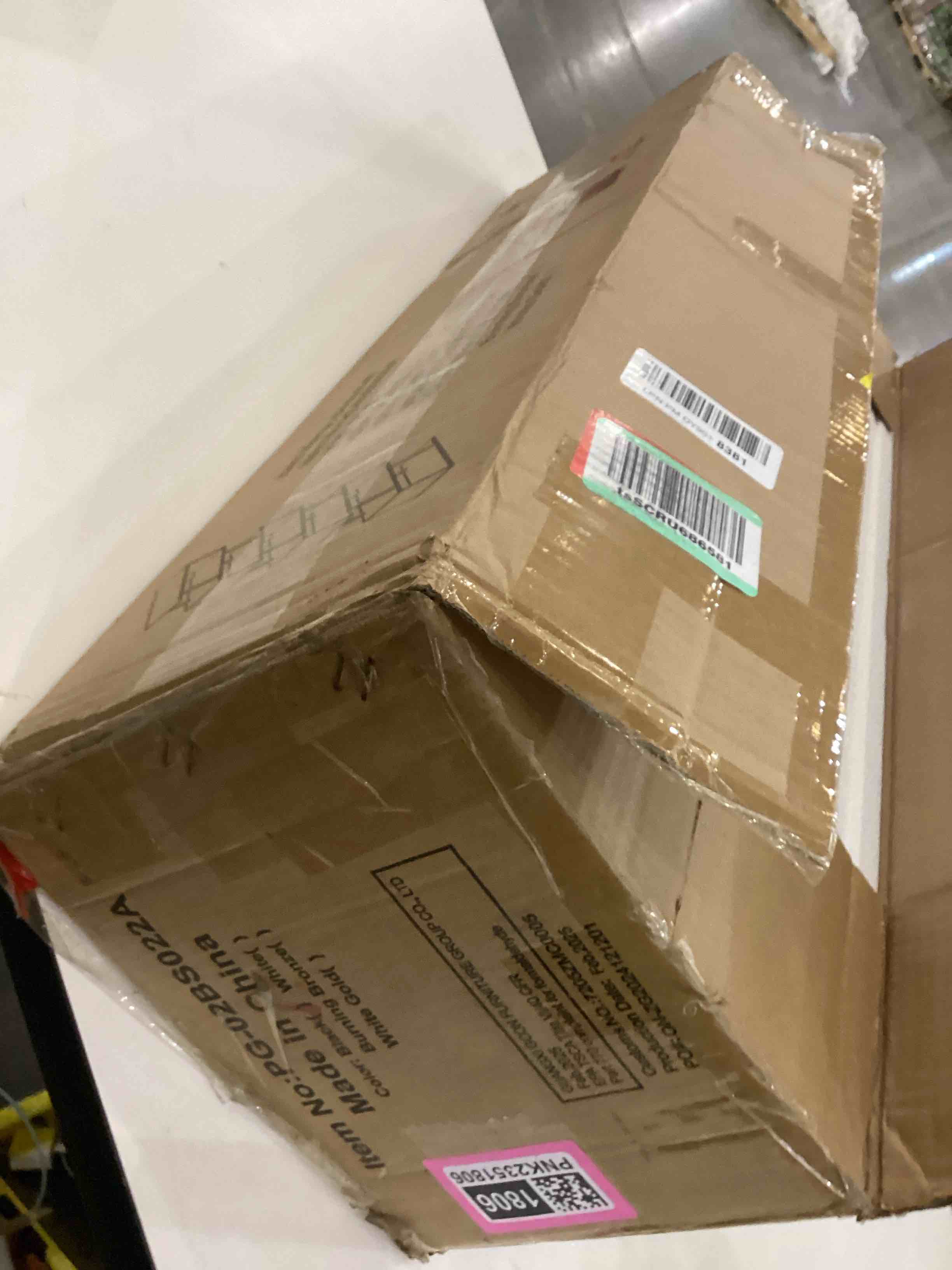 https://s3.amazonaws.com/lotting-images-prod/bidfta/PNK2351806_1754576573075.jpeg