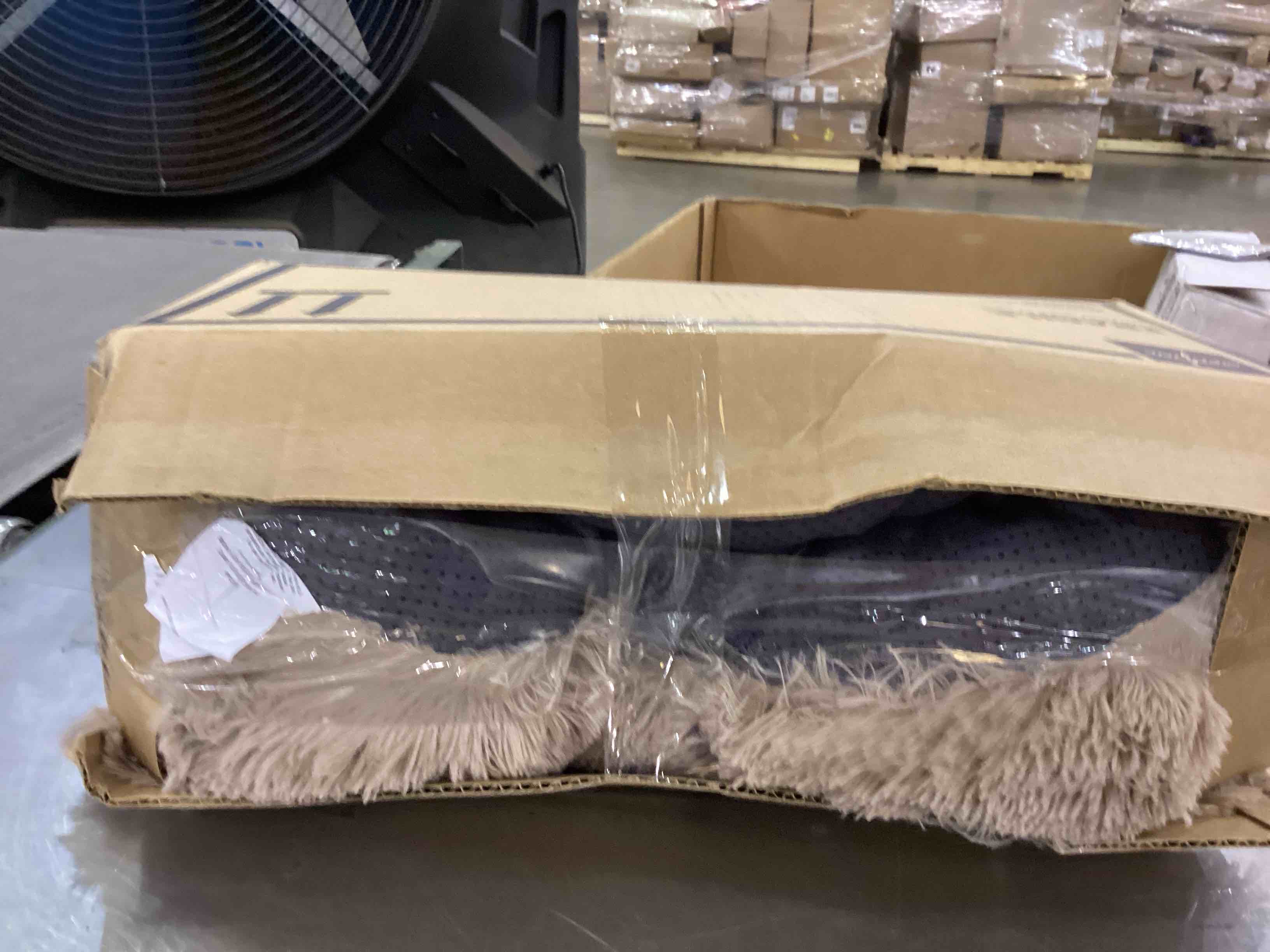 https://s3.amazonaws.com/lotting-images-prod/bidfta/PNK2353404_1753798268267.jpeg