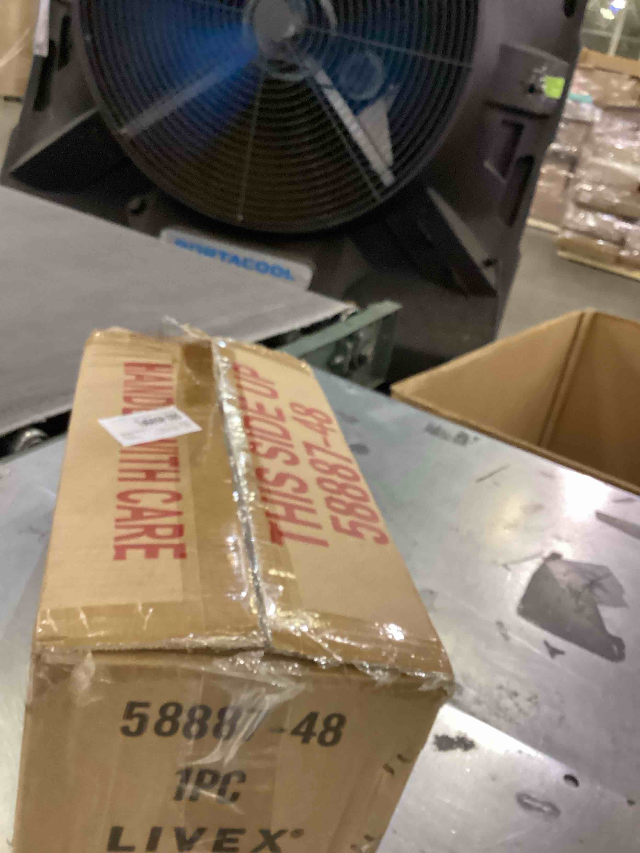 https://s3.amazonaws.com/lotting-images-prod/bidfta/PNK2353513_1753882587745.jpeg