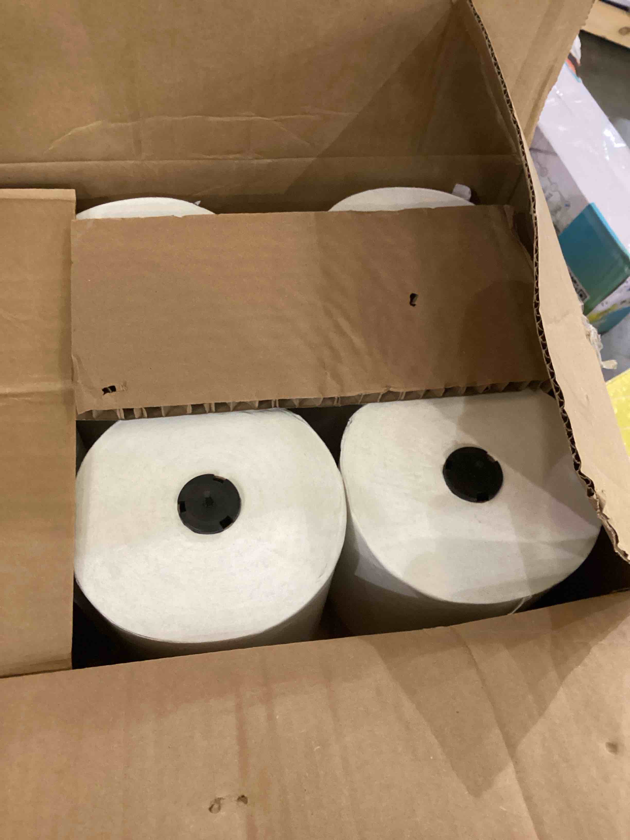 https://s3.amazonaws.com/lotting-images-prod/bidfta/PNK2354826_1755797719300.jpeg
