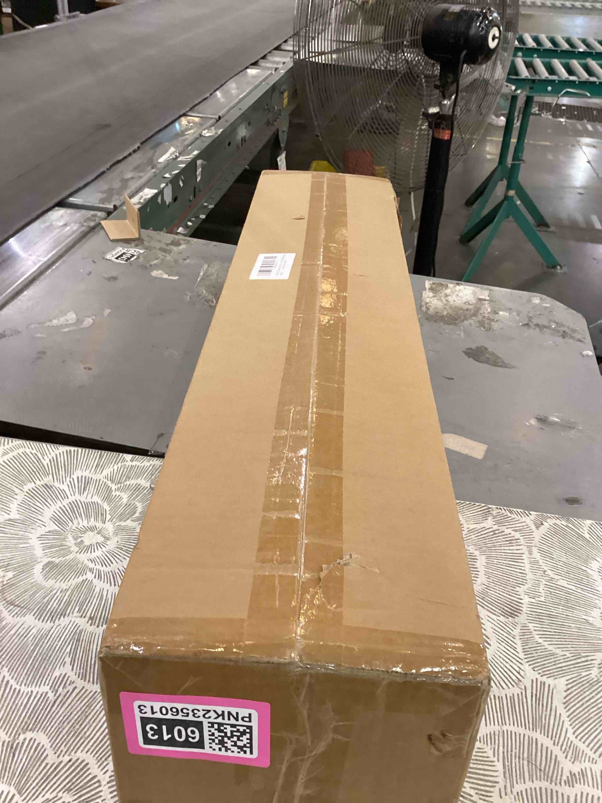 https://s3.amazonaws.com/lotting-images-prod/bidfta/PNK2356013_1753893951162.jpeg