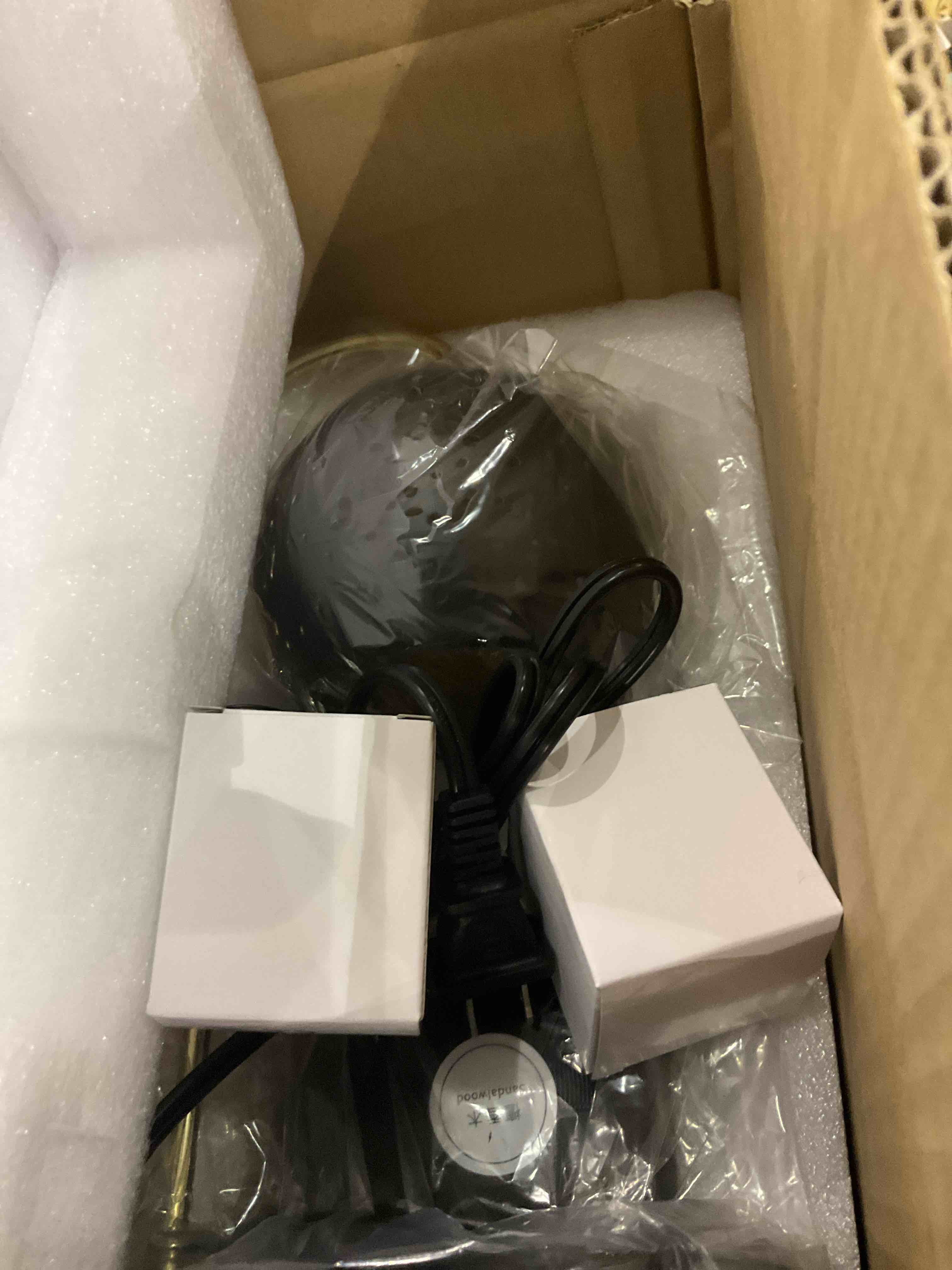 https://s3.amazonaws.com/lotting-images-prod/bidfta/PNK2359813_1754649538795.jpeg